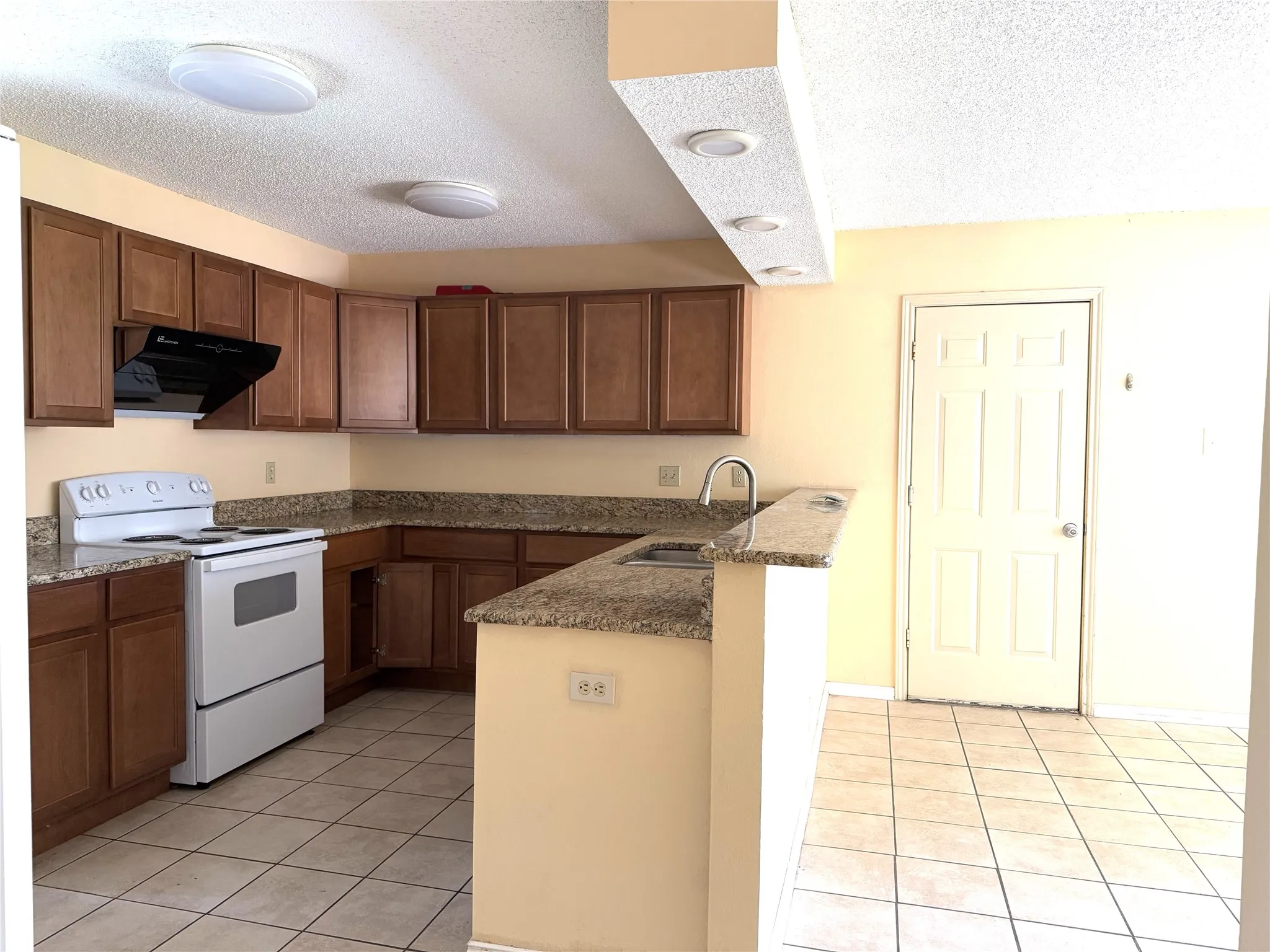 Single Family Residence For Sale in Dallas County , 653 Thompson Drive, Coppell, Texas 75019, 4 Bedroom, 2 Bathroom, 2 Garage spaces, 1,958 Sqft, built in 1986, mls#21383932, Real Estate Agent in Coppell, Homes For Sale in Dallas county, Homes For Sale in Coppell, Realtor in Coppell Texas, Real Estate Brokerage Independent Realty Texas, Luminita Cordes Realtor