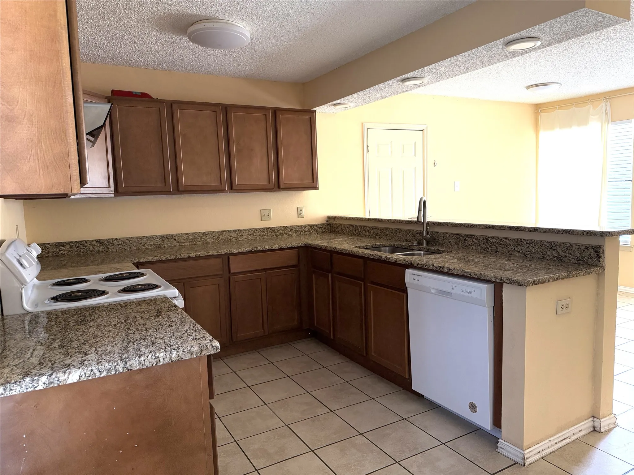 Single Family Residence For Sale in Dallas County , 653 Thompson Drive, Coppell, Texas 75019, 4 Bedroom, 2 Bathroom, 2 Garage spaces, 1,958 Sqft, built in 1986, mls#21383932, Real Estate Agent in Coppell, Homes For Sale in Dallas county, Homes For Sale in Coppell, Realtor in Coppell Texas, Real Estate Brokerage Independent Realty Texas, Luminita Cordes Realtor