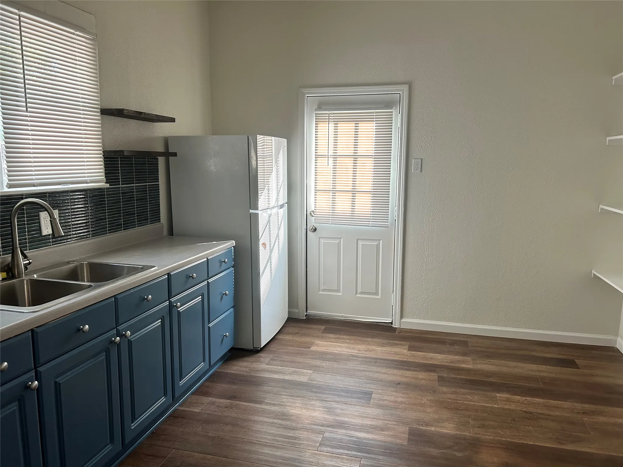 Single Family Residence For Rent in Dallas County , 5611 Tremont Street, Dallas, Texas 75214, 1 Bedroom, 1 Bathroom, 1 Garage spaces, 900 Sqft, built in 1910, mls#21382302, Real Estate Agent in Dallas, Homes For Rent in Dallas county, Homes For Rent in Dallas, Realtor in Dallas Texas, Real Estate Brokerage Independent Realty Texas, Luminita Cordes Realtor