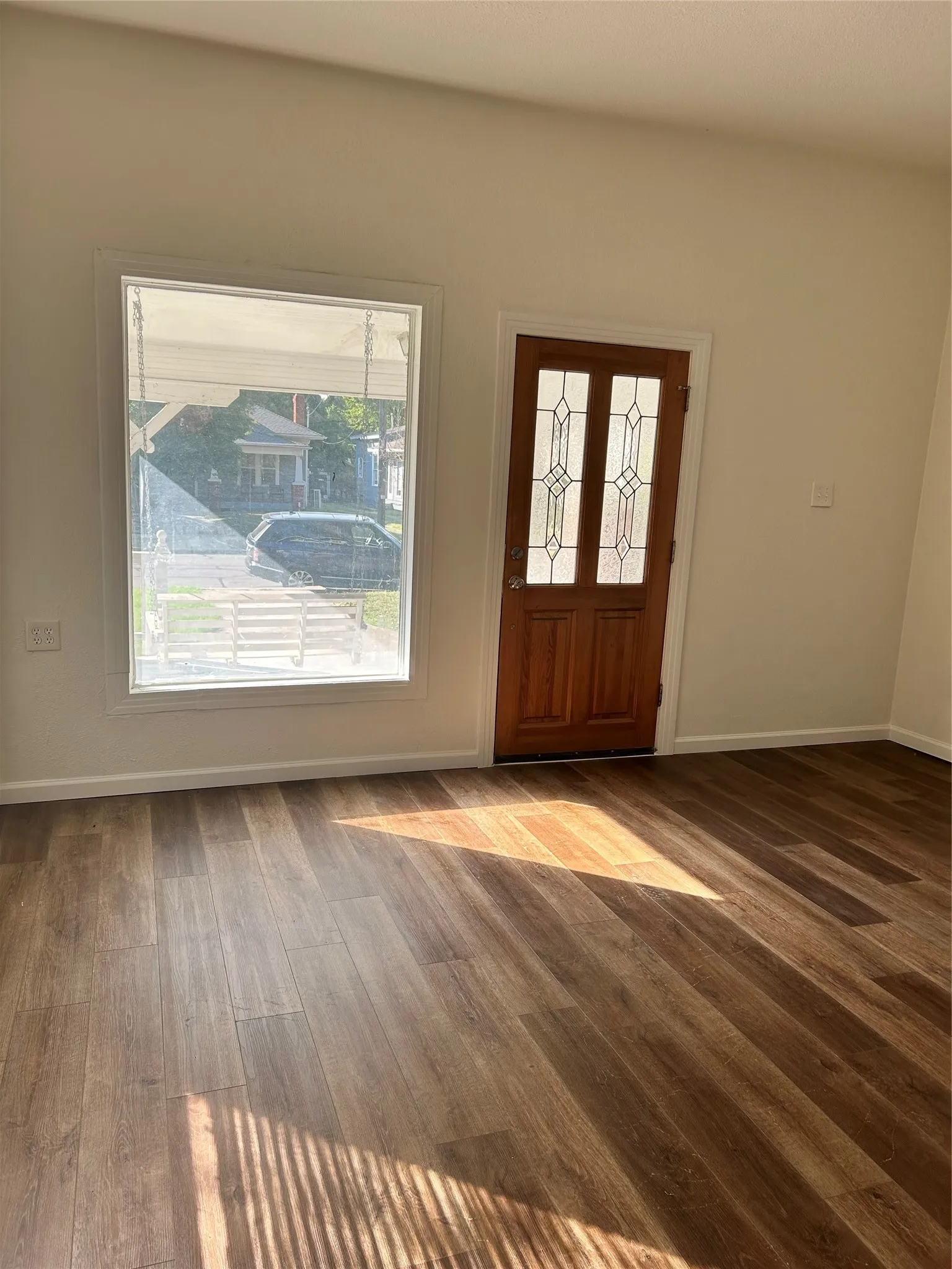 Single Family Residence For Rent in Dallas County , 5611 Tremont Street, Dallas, Texas 75214, 1 Bedroom, 1 Bathroom, 1 Garage spaces, 900 Sqft, built in 1910, mls#21382302, Real Estate Agent in Dallas, Homes For Rent in Dallas county, Homes For Rent in Dallas, Realtor in Dallas Texas, Real Estate Brokerage Independent Realty Texas, Luminita Cordes Realtor