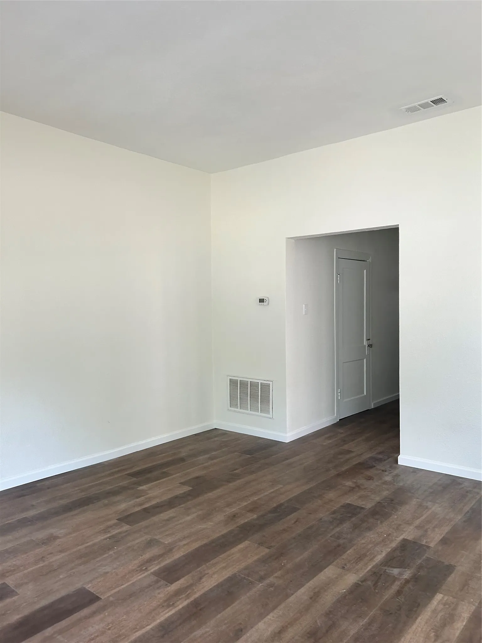 Single Family Residence For Rent in Dallas County , 5611 Tremont Street, Dallas, Texas 75214, 1 Bedroom, 1 Bathroom, 1 Garage spaces, 900 Sqft, built in 1910, mls#21382302, Real Estate Agent in Dallas, Homes For Rent in Dallas county, Homes For Rent in Dallas, Realtor in Dallas Texas, Real Estate Brokerage Independent Realty Texas, Luminita Cordes Realtor