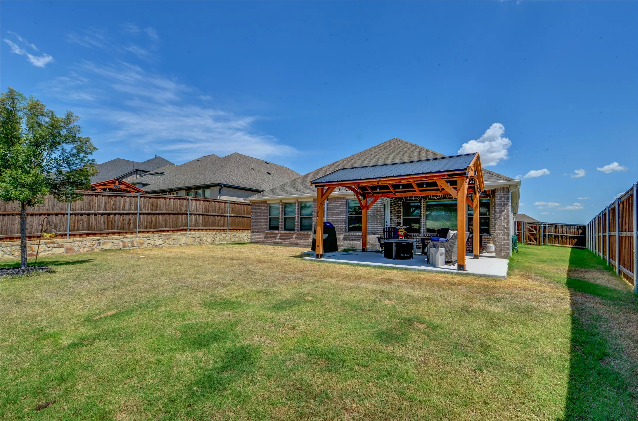 Single Family Residence For Rent in Tarrant County , 5612 Summit Creek Road, Fort Worth, Texas 76126, 4 Bedroom, 3 Bathroom, 2 Garage spaces, 2,193 Sqft, built in 2022, mls#21384162, Real Estate Agent in Fort Worth, Homes For Rent in Tarrant county, Homes For Rent in Fort Worth, Realtor in Fort Worth Texas, Real Estate Brokerage Independent Realty Texas, Luminita Cordes Realtor