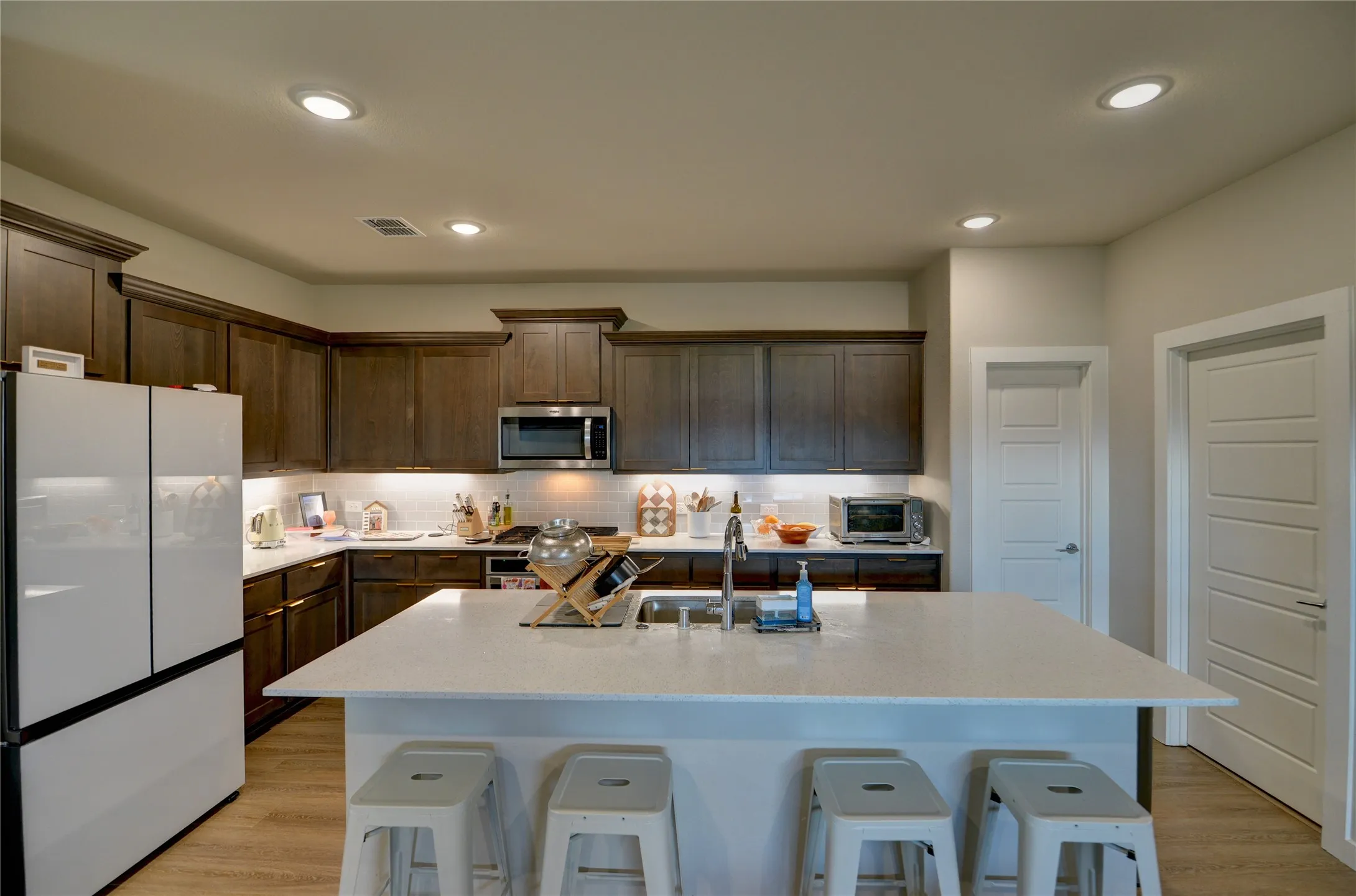 Single Family Residence For Rent in Tarrant County , 5612 Summit Creek Road, Fort Worth, Texas 76126, 4 Bedroom, 3 Bathroom, 2 Garage spaces, 2,193 Sqft, built in 2022, mls#21384162, Real Estate Agent in Fort Worth, Homes For Rent in Tarrant county, Homes For Rent in Fort Worth, Realtor in Fort Worth Texas, Real Estate Brokerage Independent Realty Texas, Luminita Cordes Realtor