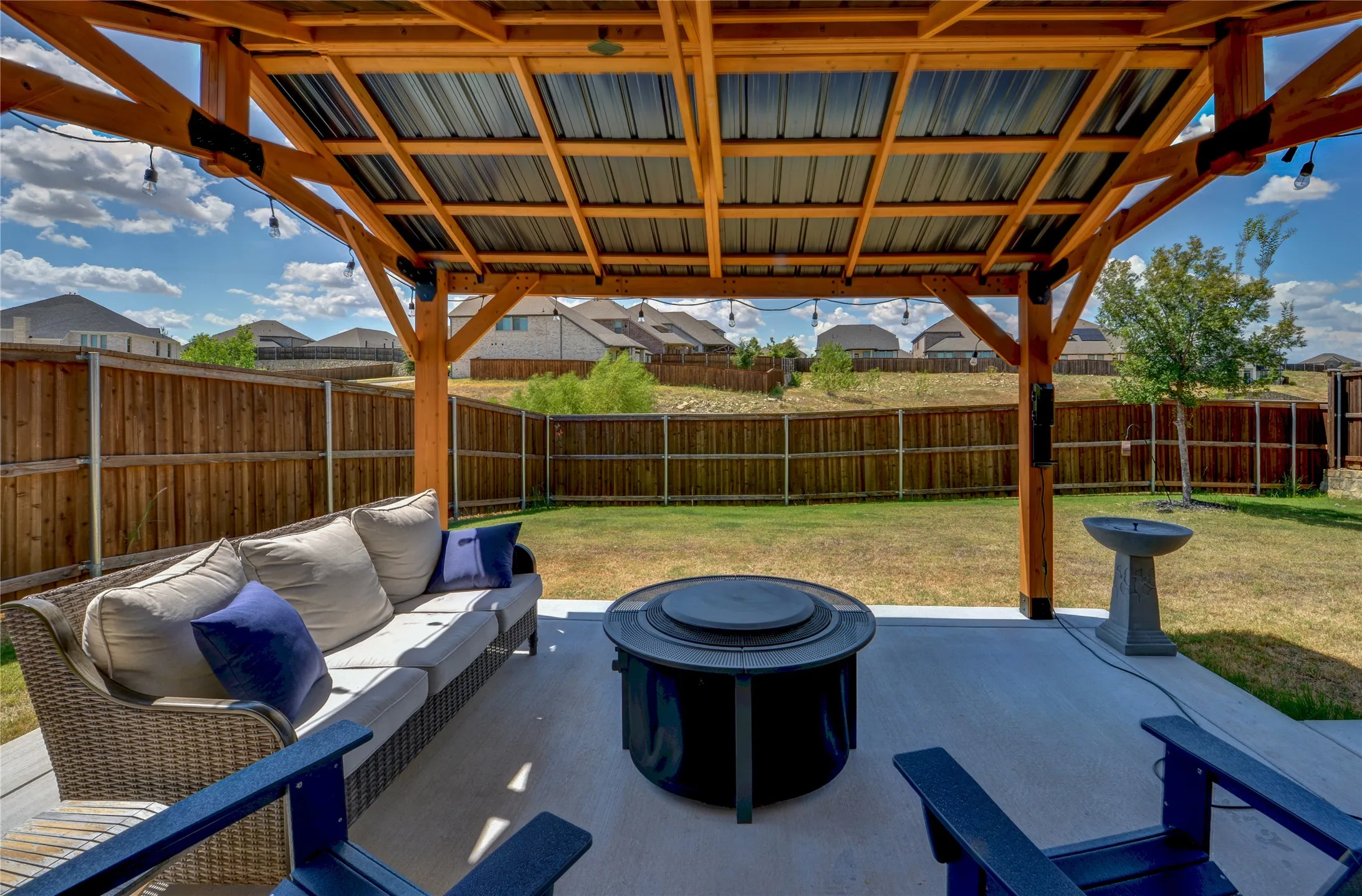 Single Family Residence For Rent in Tarrant County , 5612 Summit Creek Road, Fort Worth, Texas 76126, 4 Bedroom, 3 Bathroom, 2 Garage spaces, 2,193 Sqft, built in 2022, mls#21384162, Real Estate Agent in Fort Worth, Homes For Rent in Tarrant county, Homes For Rent in Fort Worth, Realtor in Fort Worth Texas, Real Estate Brokerage Independent Realty Texas, Luminita Cordes Realtor