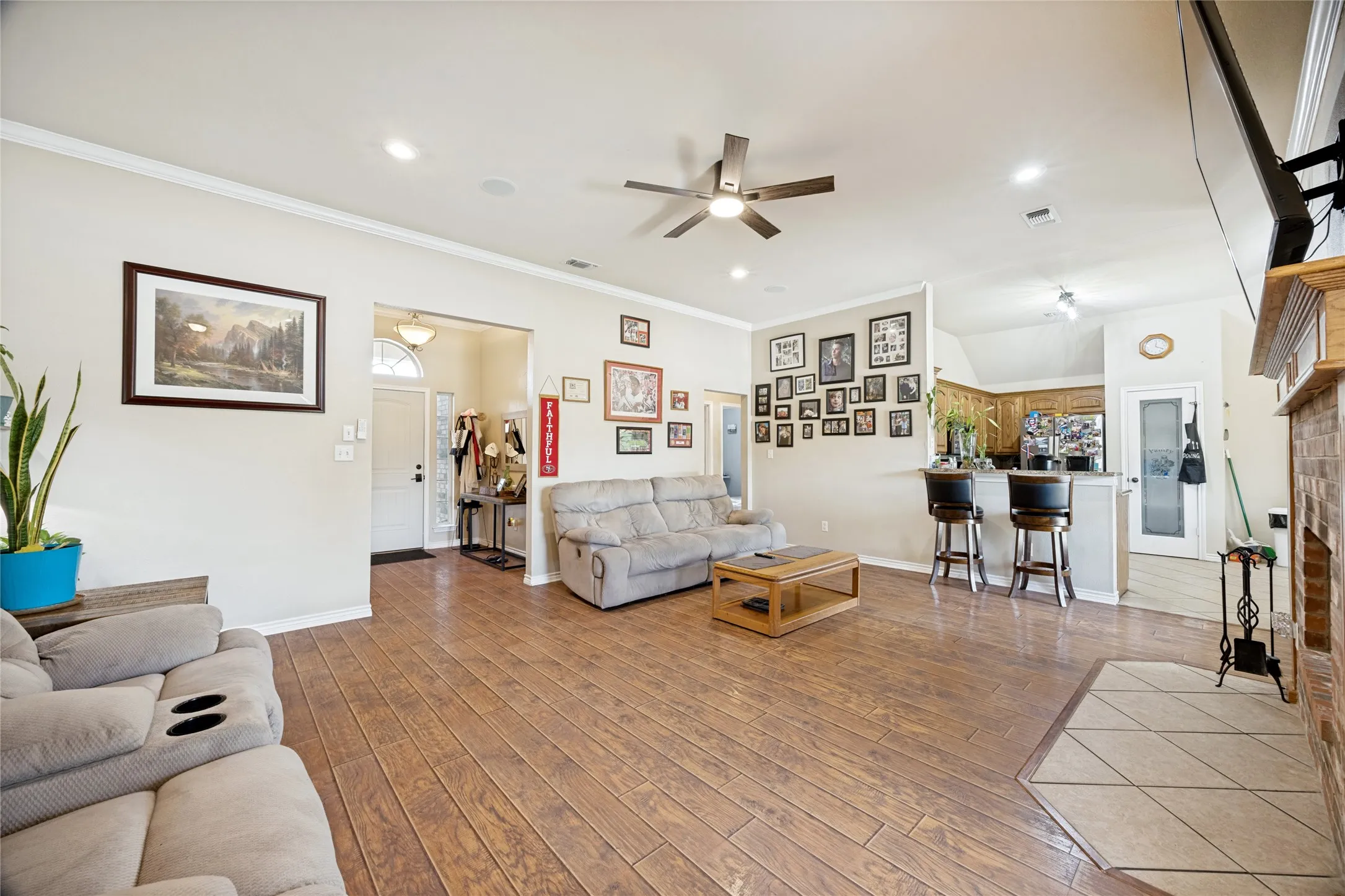Single Family Residence For Sale in Grayson County , 2701 Valley Ridge Lane, Sherman, Texas 75092, 3 Bedroom, 2 Bathroom, 2 Garage spaces, 1,748 Sqft, built in 2007, mls#21380816, Real Estate Agent in Sherman, Homes For Sale in Grayson county, Homes For Sale in Sherman, Realtor in Sherman Texas, Real Estate Brokerage Independent Realty Texas, Luminita Cordes Realtor