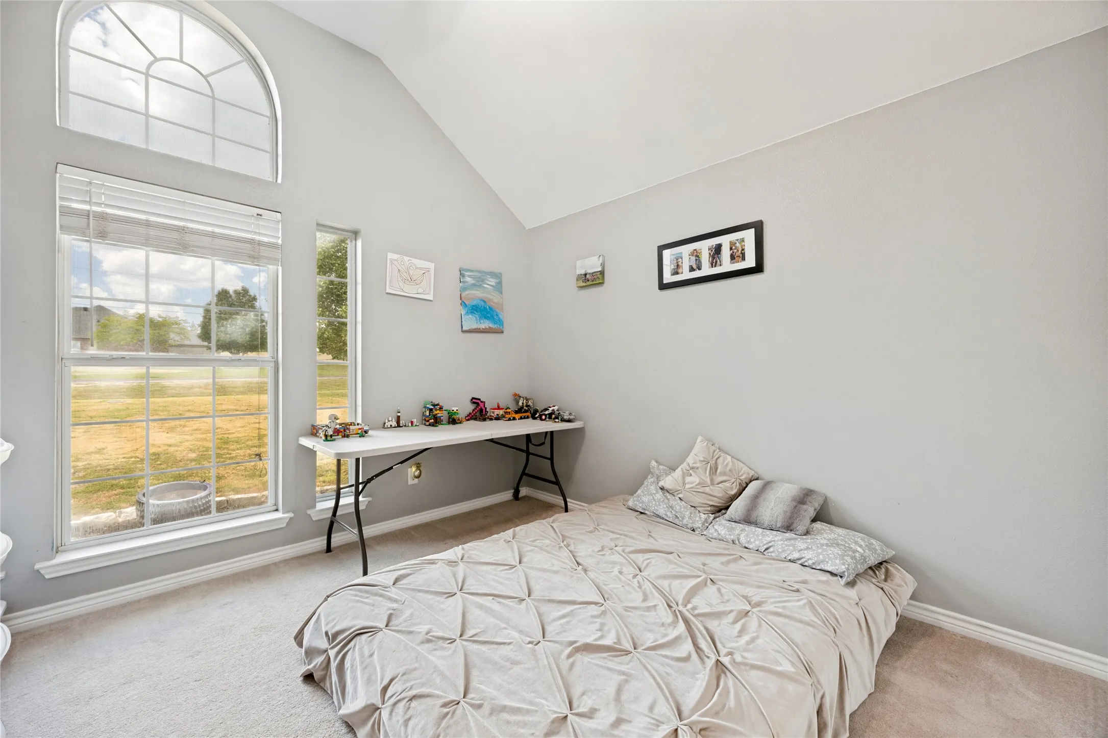 Single Family Residence For Sale in Grayson County , 2701 Valley Ridge Lane, Sherman, Texas 75092, 3 Bedroom, 2 Bathroom, 2 Garage spaces, 1,748 Sqft, built in 2007, mls#21380816, Real Estate Agent in Sherman, Homes For Sale in Grayson county, Homes For Sale in Sherman, Realtor in Sherman Texas, Real Estate Brokerage Independent Realty Texas, Luminita Cordes Realtor