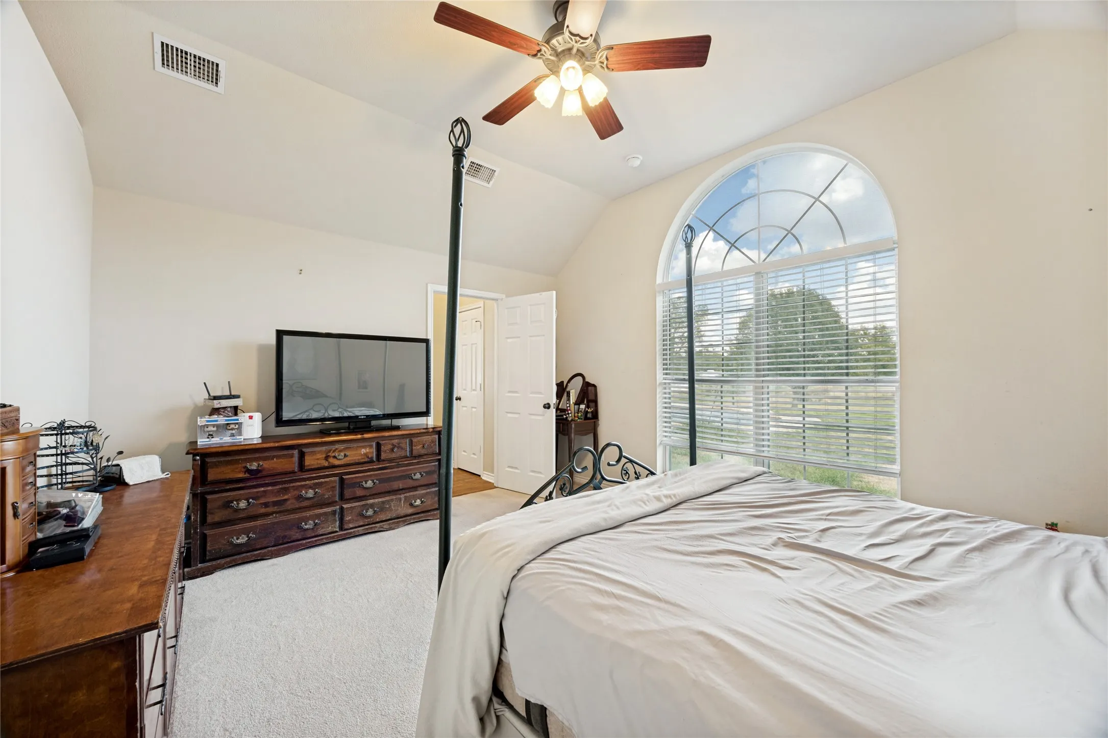 Single Family Residence For Sale in Grayson County , 2701 Valley Ridge Lane, Sherman, Texas 75092, 3 Bedroom, 2 Bathroom, 2 Garage spaces, 1,748 Sqft, built in 2007, mls#21380816, Real Estate Agent in Sherman, Homes For Sale in Grayson county, Homes For Sale in Sherman, Realtor in Sherman Texas, Real Estate Brokerage Independent Realty Texas, Luminita Cordes Realtor