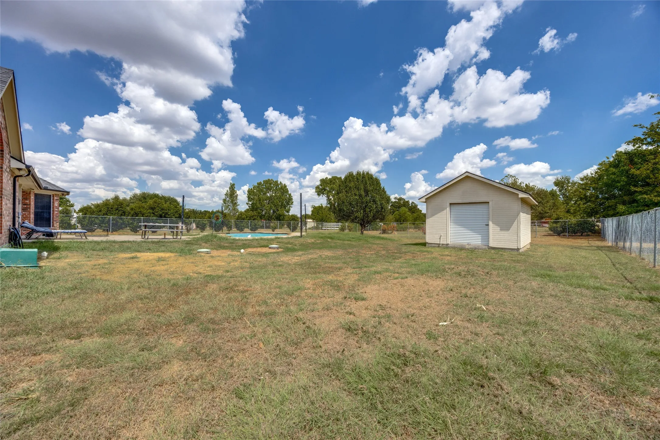 Single Family Residence For Sale in Grayson County , 2701 Valley Ridge Lane, Sherman, Texas 75092, 3 Bedroom, 2 Bathroom, 2 Garage spaces, 1,748 Sqft, built in 2007, mls#21380816, Real Estate Agent in Sherman, Homes For Sale in Grayson county, Homes For Sale in Sherman, Realtor in Sherman Texas, Real Estate Brokerage Independent Realty Texas, Luminita Cordes Realtor