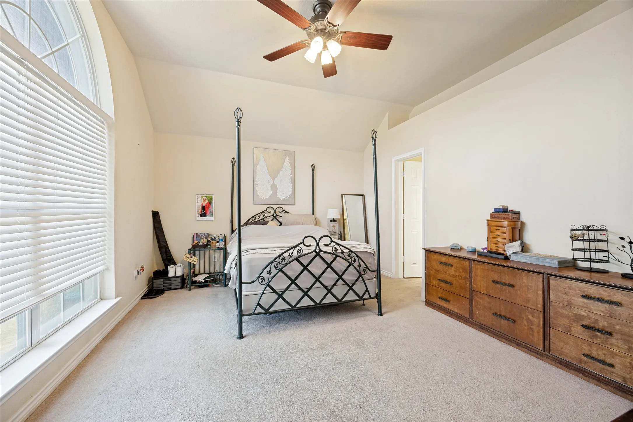 Single Family Residence For Sale in Grayson County , 2701 Valley Ridge Lane, Sherman, Texas 75092, 3 Bedroom, 2 Bathroom, 2 Garage spaces, 1,748 Sqft, built in 2007, mls#21380816, Real Estate Agent in Sherman, Homes For Sale in Grayson county, Homes For Sale in Sherman, Realtor in Sherman Texas, Real Estate Brokerage Independent Realty Texas, Luminita Cordes Realtor