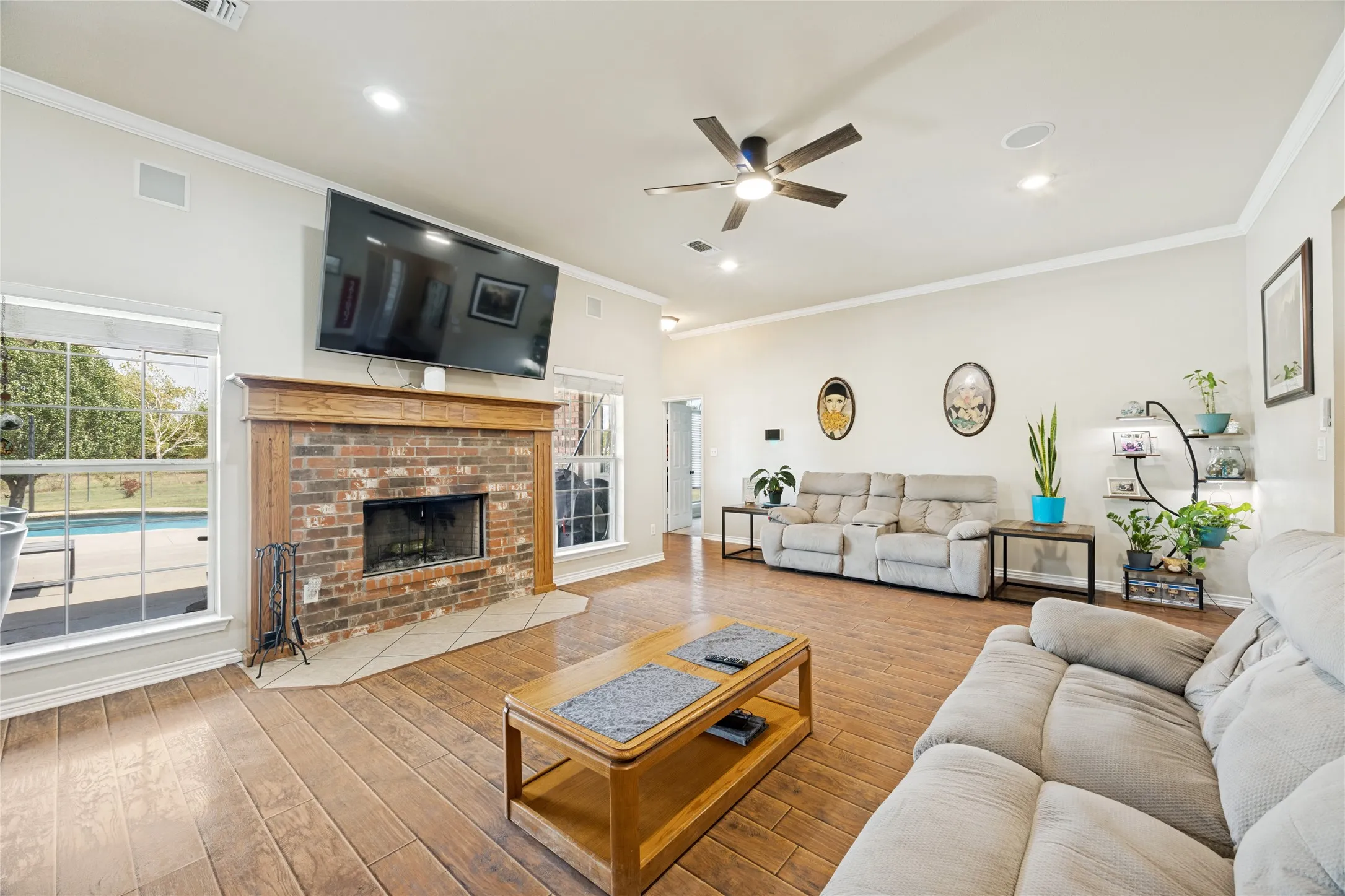Single Family Residence For Sale in Grayson County , 2701 Valley Ridge Lane, Sherman, Texas 75092, 3 Bedroom, 2 Bathroom, 2 Garage spaces, 1,748 Sqft, built in 2007, mls#21380816, Real Estate Agent in Sherman, Homes For Sale in Grayson county, Homes For Sale in Sherman, Realtor in Sherman Texas, Real Estate Brokerage Independent Realty Texas, Luminita Cordes Realtor