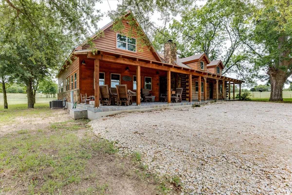 Farm For Sale in Comanche County , 2550 County Road 123, Comanche, Texas 76442, 6 Bedroom, 3 Bathroom, 3 Garage spaces, 2,626 Sqft, built in 2006, mls#21382168, Real Estate Agent in Comanche, Homes For Sale in Comanche county, Homes For Sale in Comanche, Realtor in Comanche Texas, Real Estate Brokerage Independent Realty Texas, Luminita Cordes Realtor