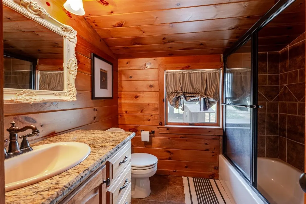 Farm For Sale in Comanche County , 2550 County Road 123, Comanche, Texas 76442, 6 Bedroom, 3 Bathroom, 3 Garage spaces, 2,626 Sqft, built in 2006, mls#21382168, Real Estate Agent in Comanche, Homes For Sale in Comanche county, Homes For Sale in Comanche, Realtor in Comanche Texas, Real Estate Brokerage Independent Realty Texas, Luminita Cordes Realtor