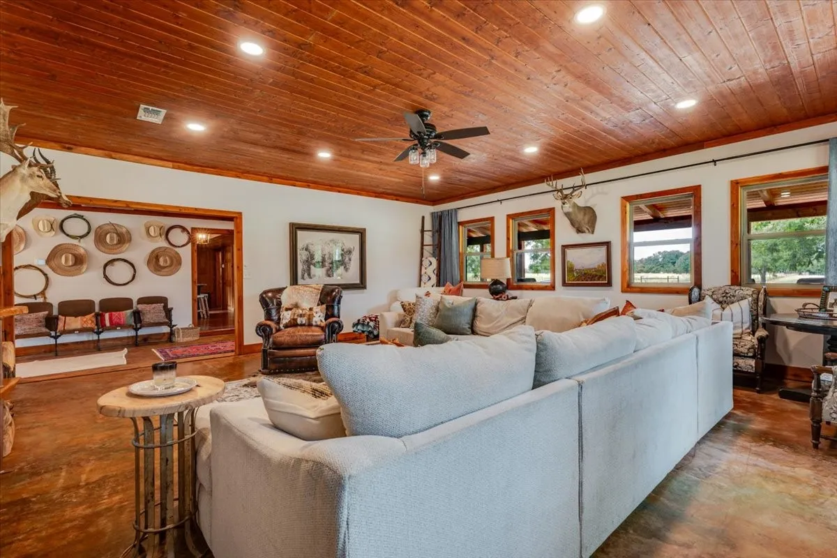 Farm For Sale in Comanche County , 2550 County Road 123, Comanche, Texas 76442, 6 Bedroom, 3 Bathroom, 3 Garage spaces, 2,626 Sqft, built in 2006, mls#21382168, Real Estate Agent in Comanche, Homes For Sale in Comanche county, Homes For Sale in Comanche, Realtor in Comanche Texas, Real Estate Brokerage Independent Realty Texas, Luminita Cordes Realtor