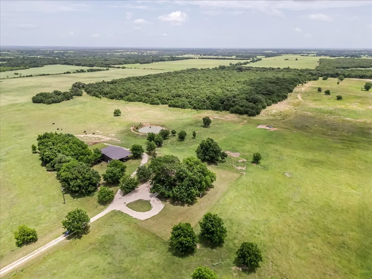 Farm For Sale in Comanche County , 2550 County Road 123, Comanche, Texas 76442, 6 Bedroom, 3 Bathroom, 3 Garage spaces, 2,626 Sqft, built in 2006, mls#21382168, Real Estate Agent in Comanche, Homes For Sale in Comanche county, Homes For Sale in Comanche, Realtor in Comanche Texas, Real Estate Brokerage Independent Realty Texas, Luminita Cordes Realtor