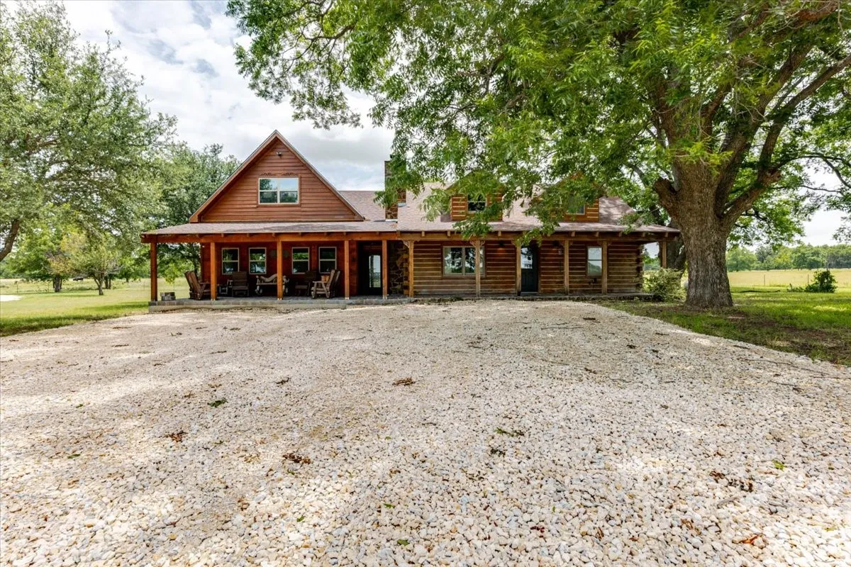 Farm For Sale in Comanche County , 2550 County Road 123, Comanche, Texas 76442, 6 Bedroom, 3 Bathroom, 3 Garage spaces, 2,626 Sqft, built in 2006, mls#21382168, Real Estate Agent in Comanche, Homes For Sale in Comanche county, Homes For Sale in Comanche, Realtor in Comanche Texas, Real Estate Brokerage Independent Realty Texas, Luminita Cordes Realtor