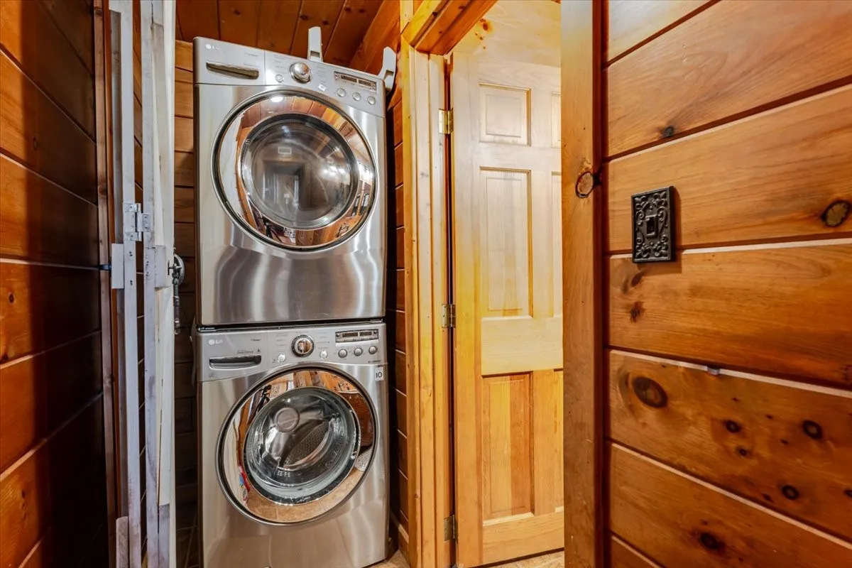 Farm For Sale in Comanche County , 2550 County Road 123, Comanche, Texas 76442, 6 Bedroom, 3 Bathroom, 3 Garage spaces, 2,626 Sqft, built in 2006, mls#21382168, Real Estate Agent in Comanche, Homes For Sale in Comanche county, Homes For Sale in Comanche, Realtor in Comanche Texas, Real Estate Brokerage Independent Realty Texas, Luminita Cordes Realtor
