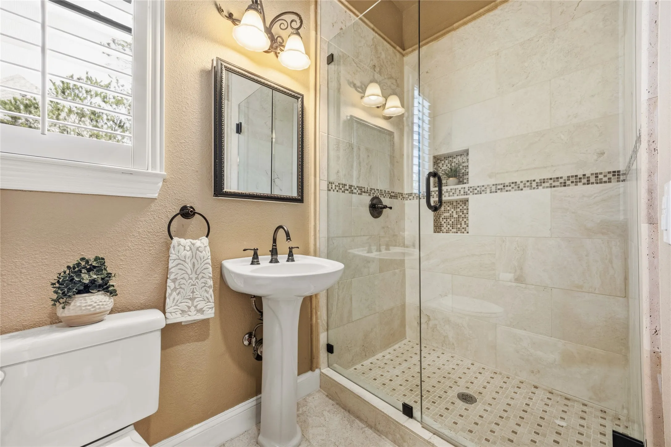 Single Family Residence For Sale in Denton County , 7040 Whisperfield Drive, Plano, Texas 75024, 6 Bedroom, 4 Bathroom, 3 Garage spaces, 4,925 Sqft, built in 2002, mls#21315747, Real Estate Agent in Plano, Homes For Sale in Denton county, Homes For Sale in Plano, Realtor in Plano Texas, Real Estate Brokerage Independent Realty Texas, Luminita Cordes Realtor