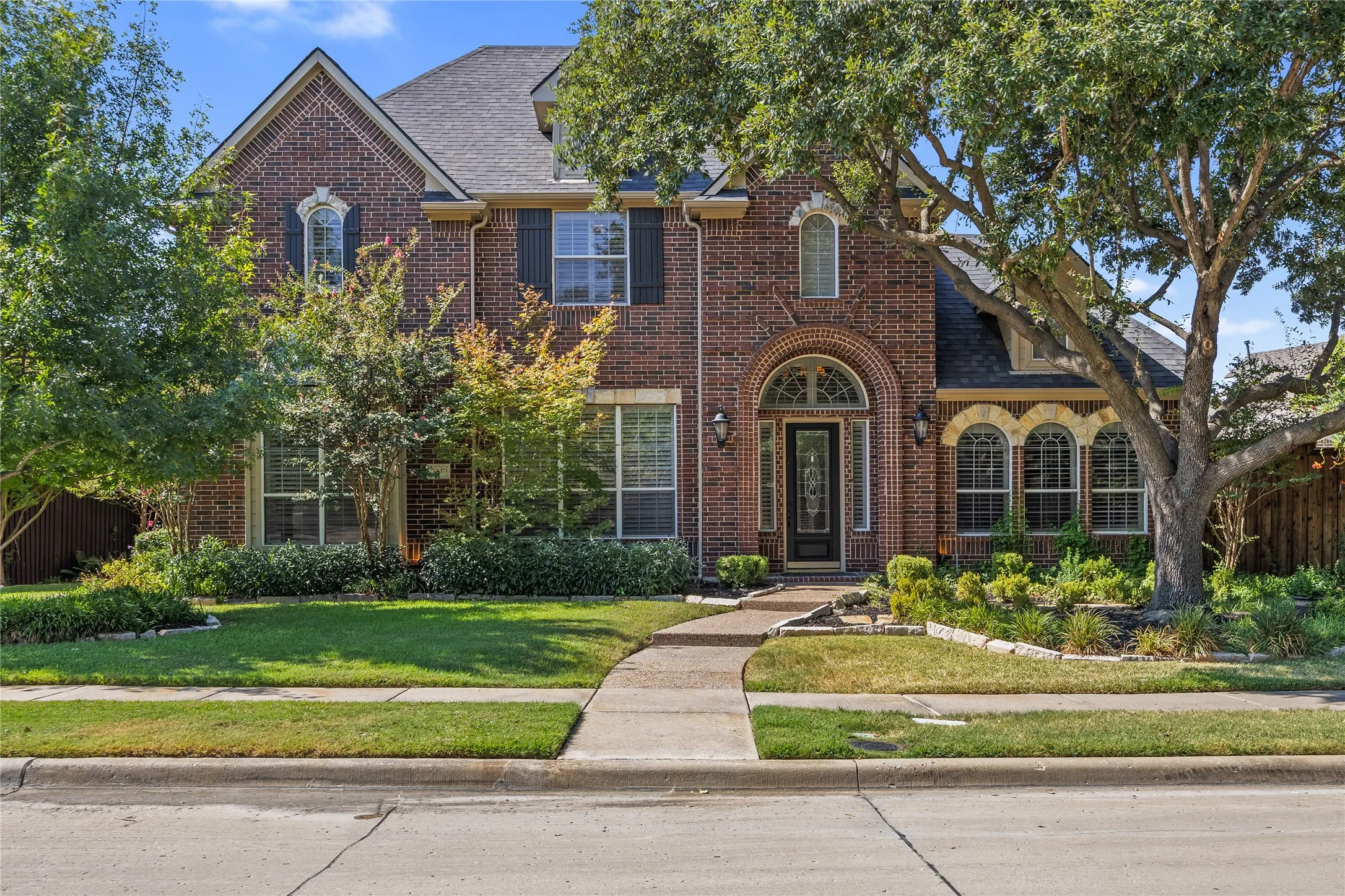 Single Family Residence For Sale in Denton County , 7040 Whisperfield Drive, Plano, Texas 75024, 6 Bedroom, 4 Bathroom, 3 Garage spaces, 4,925 Sqft, built in 2002, mls#21315747, Real Estate Agent in Plano, Homes For Sale in Denton county, Homes For Sale in Plano, Realtor in Plano Texas, Real Estate Brokerage Independent Realty Texas, Luminita Cordes Realtor