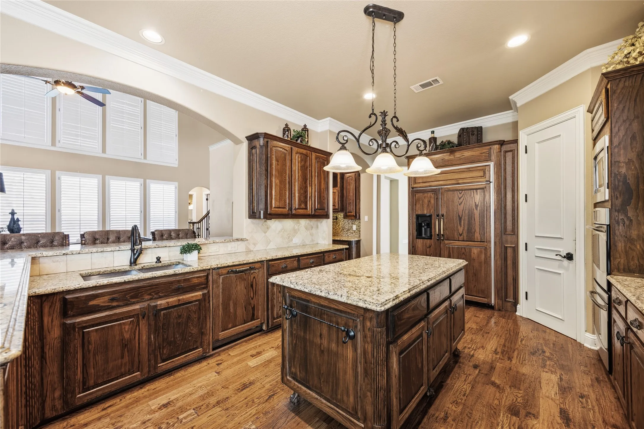 Single Family Residence For Sale in Denton County , 7040 Whisperfield Drive, Plano, Texas 75024, 6 Bedroom, 4 Bathroom, 3 Garage spaces, 4,925 Sqft, built in 2002, mls#21315747, Real Estate Agent in Plano, Homes For Sale in Denton county, Homes For Sale in Plano, Realtor in Plano Texas, Real Estate Brokerage Independent Realty Texas, Luminita Cordes Realtor