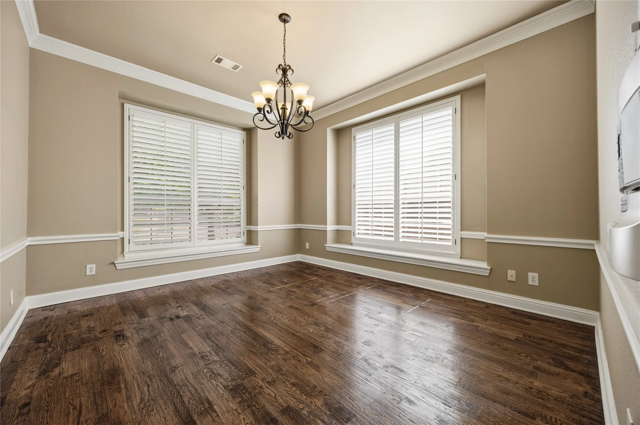 Single Family Residence For Sale in Denton County , 7040 Whisperfield Drive, Plano, Texas 75024, 6 Bedroom, 4 Bathroom, 3 Garage spaces, 4,925 Sqft, built in 2002, mls#21315747, Real Estate Agent in Plano, Homes For Sale in Denton county, Homes For Sale in Plano, Realtor in Plano Texas, Real Estate Brokerage Independent Realty Texas, Luminita Cordes Realtor