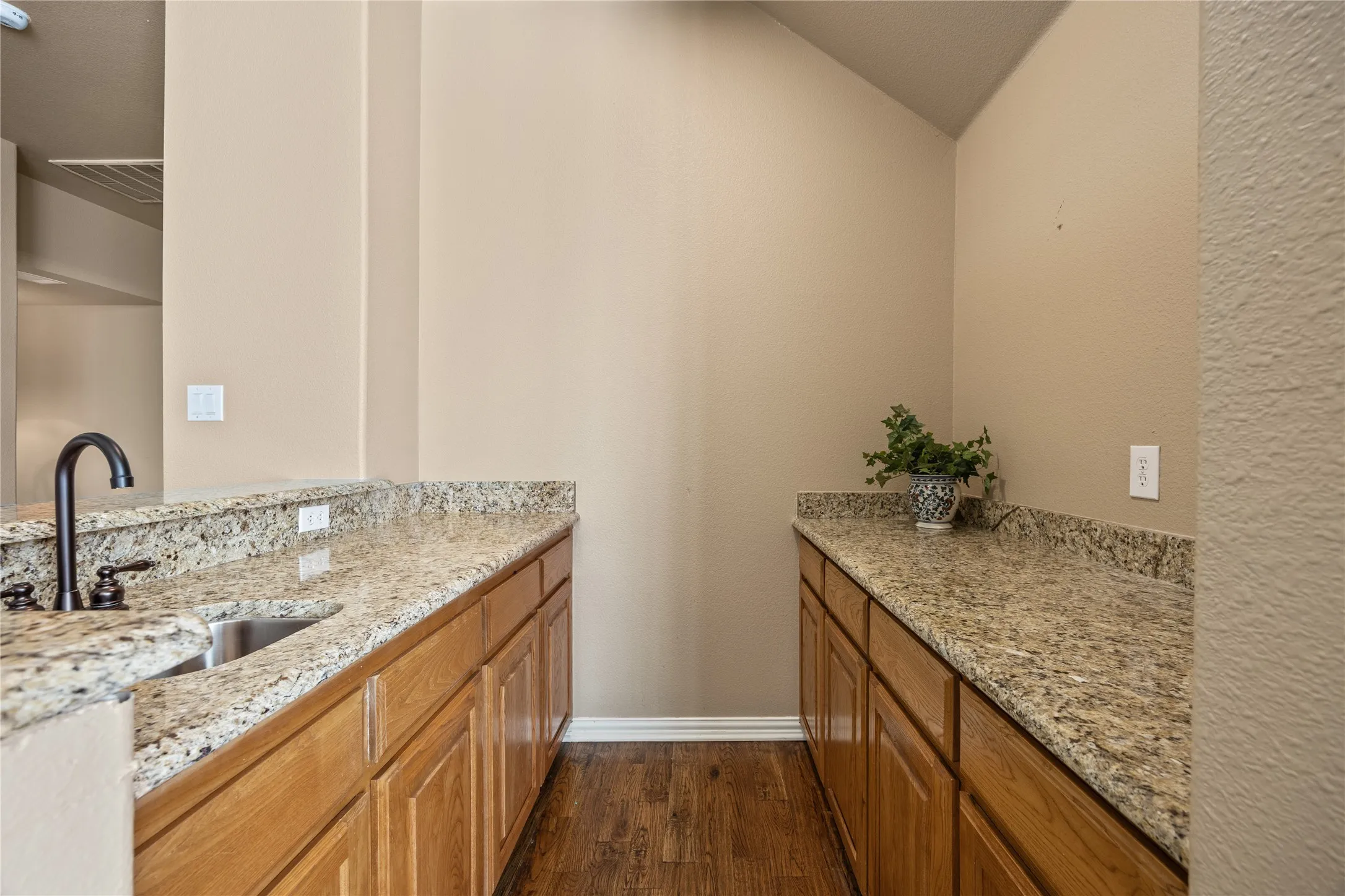 Game Room wet bar