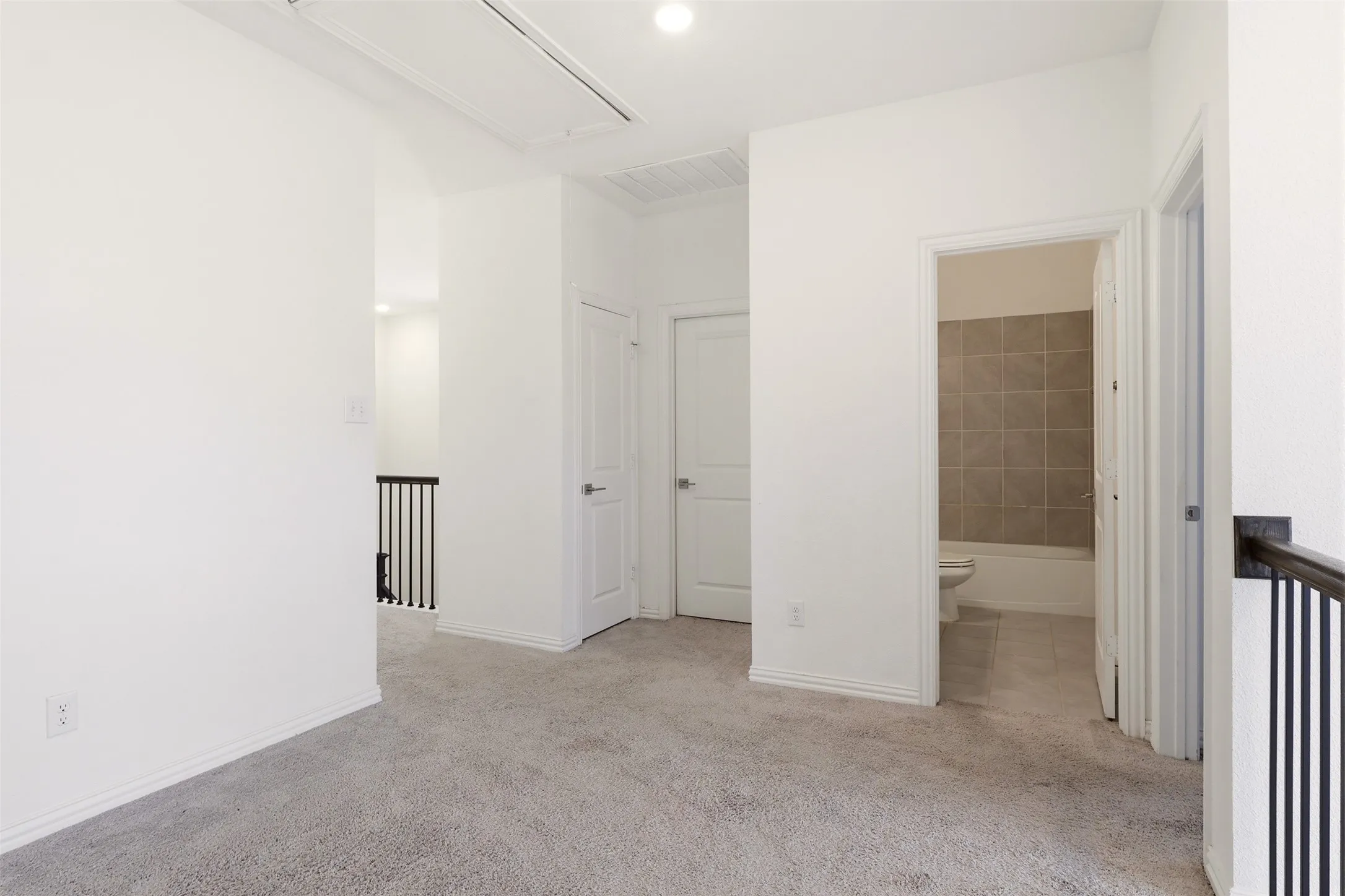 Single Family Residence For Rent in Dallas County , 239 Woodson Street, Irving, Texas 75063, 4 Bedroom, 3 Bathroom, 2 Garage spaces, 2,209 Sqft, built in 2021, mls#21384095, Real Estate Agent in Irving, Homes For Rent in Dallas county, Homes For Rent in Irving, Realtor in Irving Texas, Real Estate Brokerage Independent Realty Texas, Luminita Cordes Realtor