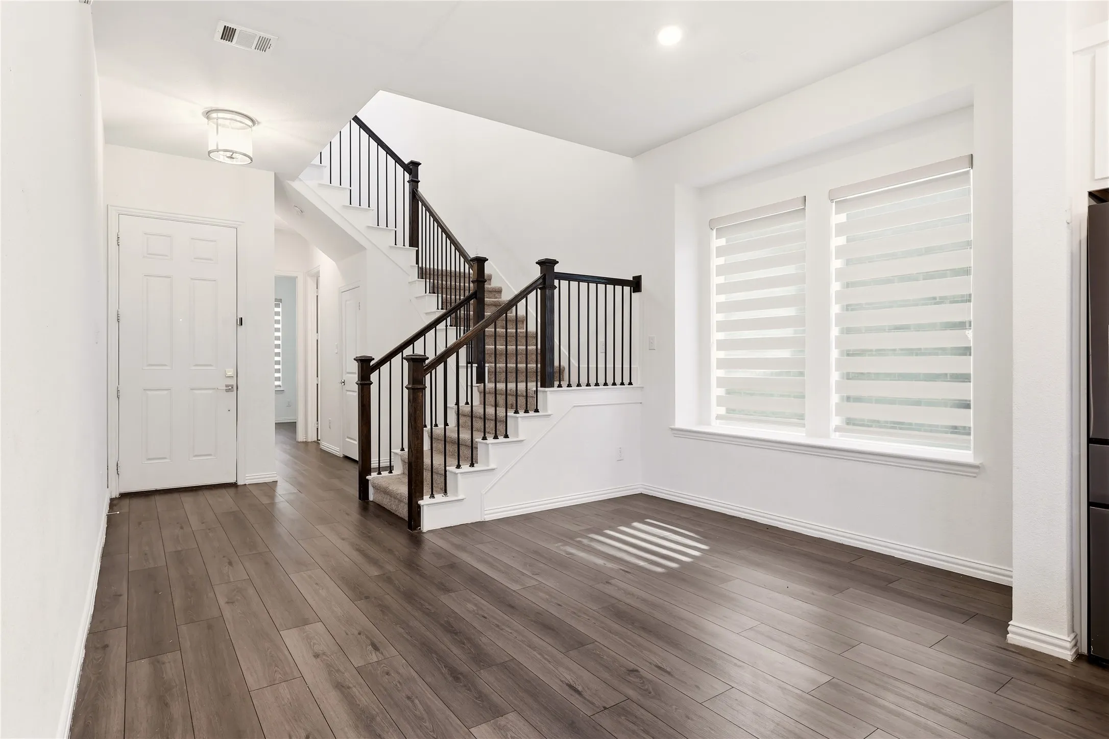 Single Family Residence For Rent in Dallas County , 239 Woodson Street, Irving, Texas 75063, 4 Bedroom, 3 Bathroom, 2 Garage spaces, 2,209 Sqft, built in 2021, mls#21384095, Real Estate Agent in Irving, Homes For Rent in Dallas county, Homes For Rent in Irving, Realtor in Irving Texas, Real Estate Brokerage Independent Realty Texas, Luminita Cordes Realtor