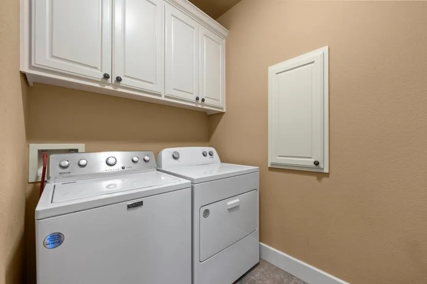 Single Family Residence For Sale in Mc Lennan County , 17015 Stonebriar Road, Woodway, Texas 76712, 3 Bedroom, 3 Bathroom, 2 Garage spaces, 2,651 Sqft, built in 2008, mls#21384166, Real Estate Agent in Woodway, Homes For Sale in Mc Lennan county, Homes For Sale in Woodway, Realtor in Woodway Texas, Real Estate Brokerage Independent Realty Texas, Luminita Cordes Realtor