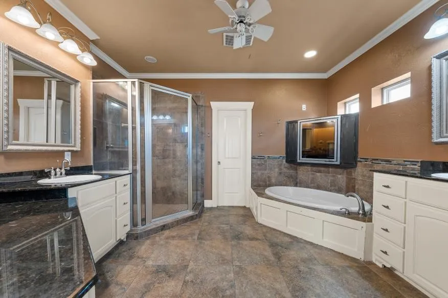 Single Family Residence For Sale in Mc Lennan County , 17015 Stonebriar Road, Woodway, Texas 76712, 3 Bedroom, 3 Bathroom, 2 Garage spaces, 2,651 Sqft, built in 2008, mls#21384166, Real Estate Agent in Woodway, Homes For Sale in Mc Lennan county, Homes For Sale in Woodway, Realtor in Woodway Texas, Real Estate Brokerage Independent Realty Texas, Luminita Cordes Realtor