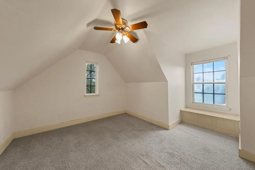 Single Family Residence For Sale in Mc Lennan County , 17015 Stonebriar Road, Woodway, Texas 76712, 3 Bedroom, 3 Bathroom, 2 Garage spaces, 2,651 Sqft, built in 2008, mls#21384166, Real Estate Agent in Woodway, Homes For Sale in Mc Lennan county, Homes For Sale in Woodway, Realtor in Woodway Texas, Real Estate Brokerage Independent Realty Texas, Luminita Cordes Realtor
