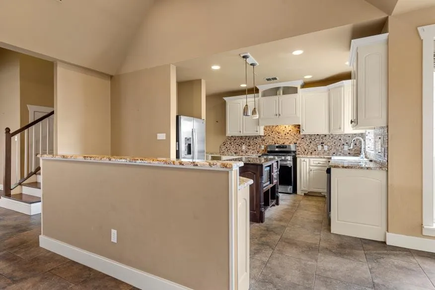 Single Family Residence For Sale in Mc Lennan County , 17015 Stonebriar Road, Woodway, Texas 76712, 3 Bedroom, 3 Bathroom, 2 Garage spaces, 2,651 Sqft, built in 2008, mls#21384166, Real Estate Agent in Woodway, Homes For Sale in Mc Lennan county, Homes For Sale in Woodway, Realtor in Woodway Texas, Real Estate Brokerage Independent Realty Texas, Luminita Cordes Realtor