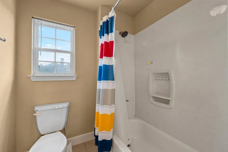Single Family Residence For Sale in Mc Lennan County , 17015 Stonebriar Road, Woodway, Texas 76712, 3 Bedroom, 3 Bathroom, 2 Garage spaces, 2,651 Sqft, built in 2008, mls#21384166, Real Estate Agent in Woodway, Homes For Sale in Mc Lennan county, Homes For Sale in Woodway, Realtor in Woodway Texas, Real Estate Brokerage Independent Realty Texas, Luminita Cordes Realtor