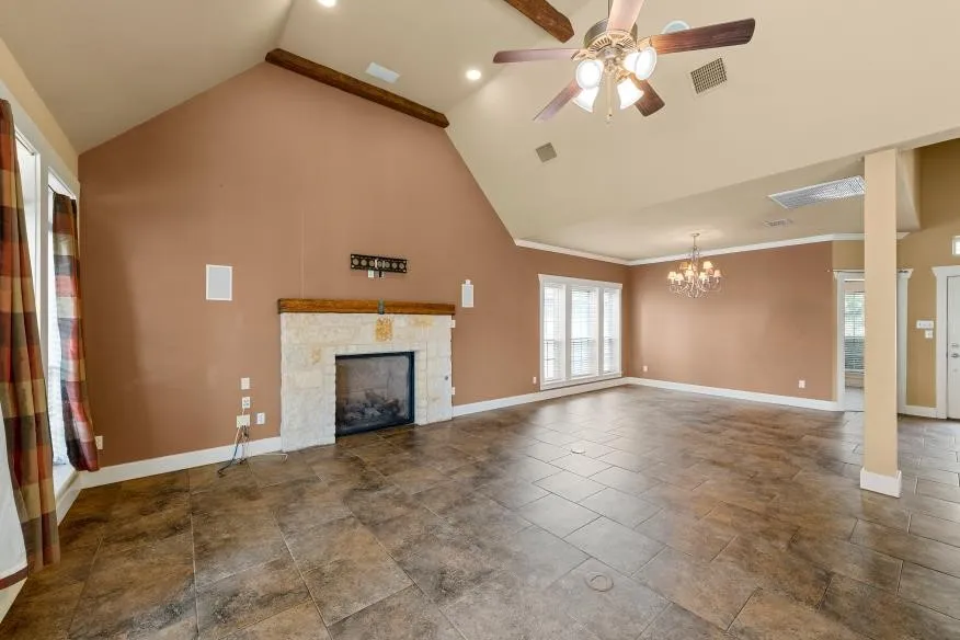 Single Family Residence For Sale in Mc Lennan County , 17015 Stonebriar Road, Woodway, Texas 76712, 3 Bedroom, 3 Bathroom, 2 Garage spaces, 2,651 Sqft, built in 2008, mls#21384166, Real Estate Agent in Woodway, Homes For Sale in Mc Lennan county, Homes For Sale in Woodway, Realtor in Woodway Texas, Real Estate Brokerage Independent Realty Texas, Luminita Cordes Realtor