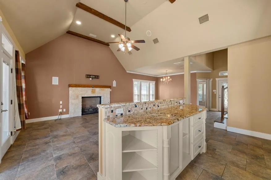 Single Family Residence For Sale in Mc Lennan County , 17015 Stonebriar Road, Woodway, Texas 76712, 3 Bedroom, 3 Bathroom, 2 Garage spaces, 2,651 Sqft, built in 2008, mls#21384166, Real Estate Agent in Woodway, Homes For Sale in Mc Lennan county, Homes For Sale in Woodway, Realtor in Woodway Texas, Real Estate Brokerage Independent Realty Texas, Luminita Cordes Realtor