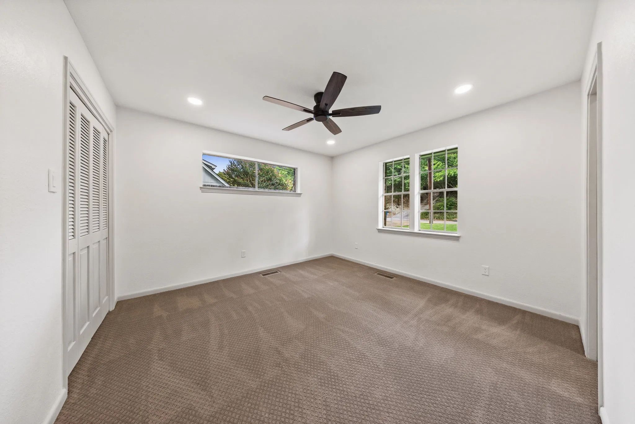Single Family Residence For Rent in Dallas County , 3431 Kiesthill Drive, Dallas, Texas 75233, 4 Bedroom, 3 Bathroom, 2 Garage spaces, 2,728 Sqft, built in 1966, mls#21384133, Real Estate Agent in Dallas, Homes For Rent in Dallas county, Homes For Rent in Dallas, Realtor in Dallas Texas, Real Estate Brokerage Independent Realty Texas, Luminita Cordes Realtor