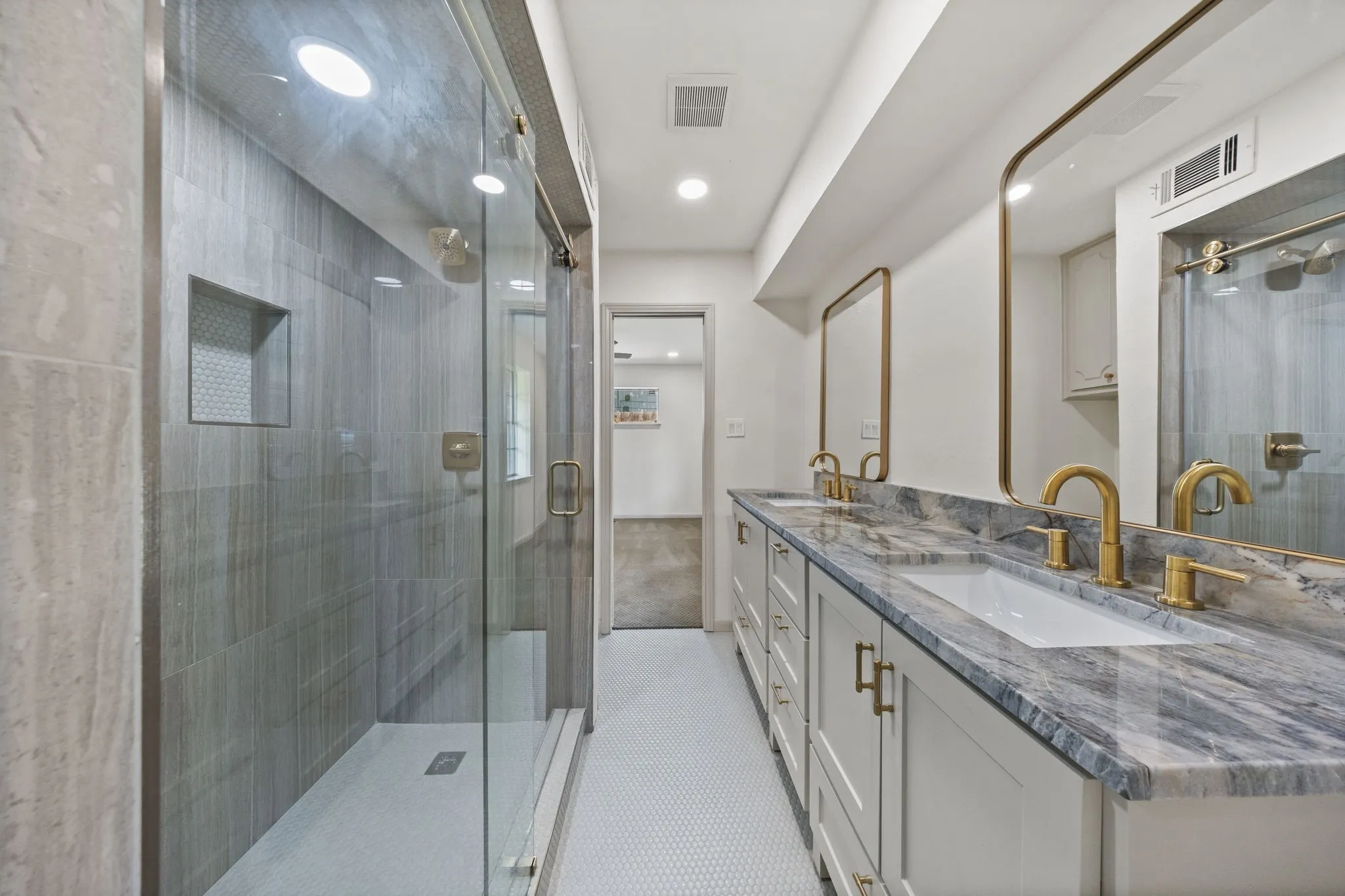 Single Family Residence For Rent in Dallas County , 3431 Kiesthill Drive, Dallas, Texas 75233, 4 Bedroom, 3 Bathroom, 2 Garage spaces, 2,728 Sqft, built in 1966, mls#21384133, Real Estate Agent in Dallas, Homes For Rent in Dallas county, Homes For Rent in Dallas, Realtor in Dallas Texas, Real Estate Brokerage Independent Realty Texas, Luminita Cordes Realtor