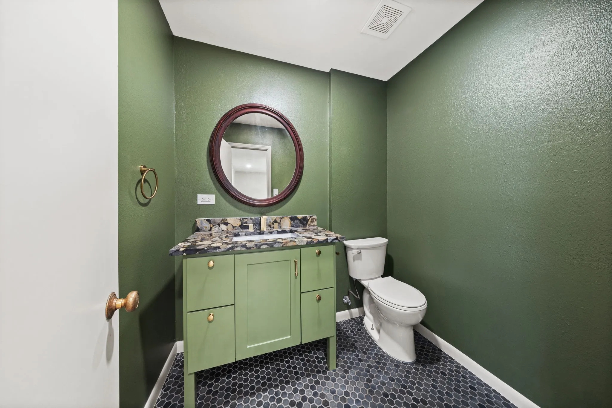 Single Family Residence For Rent in Dallas County , 3431 Kiesthill Drive, Dallas, Texas 75233, 4 Bedroom, 3 Bathroom, 2 Garage spaces, 2,728 Sqft, built in 1966, mls#21384133, Real Estate Agent in Dallas, Homes For Rent in Dallas county, Homes For Rent in Dallas, Realtor in Dallas Texas, Real Estate Brokerage Independent Realty Texas, Luminita Cordes Realtor