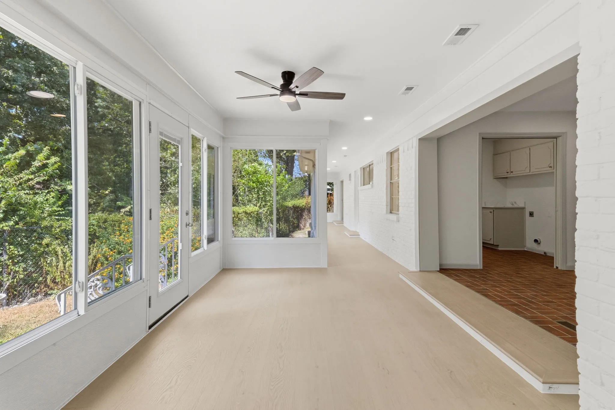 Single Family Residence For Rent in Dallas County , 3431 Kiesthill Drive, Dallas, Texas 75233, 4 Bedroom, 3 Bathroom, 2 Garage spaces, 2,728 Sqft, built in 1966, mls#21384133, Real Estate Agent in Dallas, Homes For Rent in Dallas county, Homes For Rent in Dallas, Realtor in Dallas Texas, Real Estate Brokerage Independent Realty Texas, Luminita Cordes Realtor