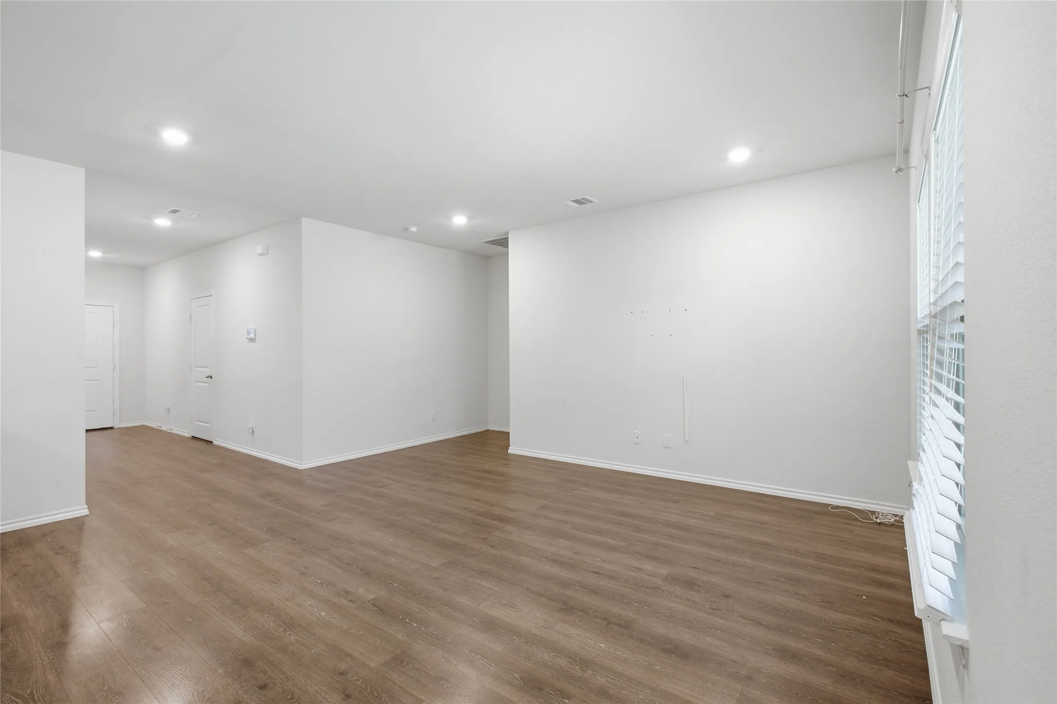 Single Family Residence For Sale in Kaufman County , 1328 Broaddus Road, Forney, Texas 75126, 4 Bedroom, 3 Bathroom, 2 Garage spaces, 2,544 Sqft, built in 2021, mls#21383873, Real Estate Agent in Forney, Homes For Sale in Kaufman county, Homes For Sale in Forney, Realtor in Forney Texas, Real Estate Brokerage Independent Realty Texas, Luminita Cordes Realtor