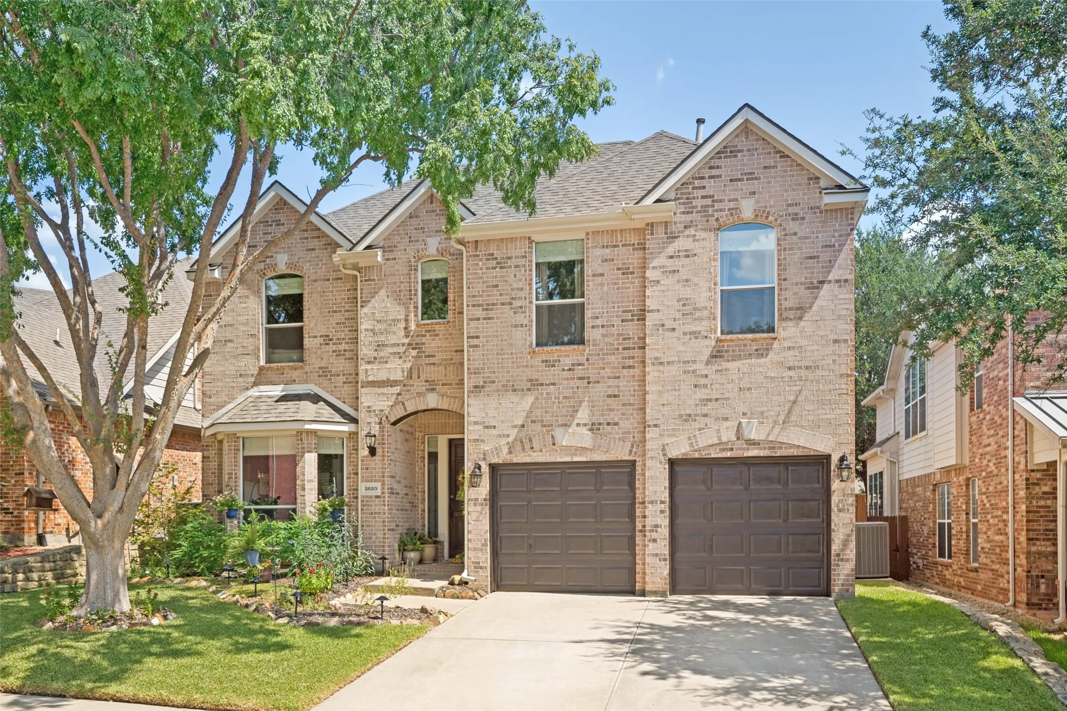 Single Family Residence For Sale in Denton County , 3620 Timothy Drive, Flower Mound, Texas 75022, 4 Bedroom, 3 Bathroom, 2 Garage spaces, 2,820 Sqft, built in 2003, mls#21383483, Real Estate Agent in Flower Mound, Homes For Sale in Denton county, Homes For Sale in Flower Mound, Realtor in Flower Mound Texas, Real Estate Brokerage Independent Realty Texas, Luminita Cordes Realtor