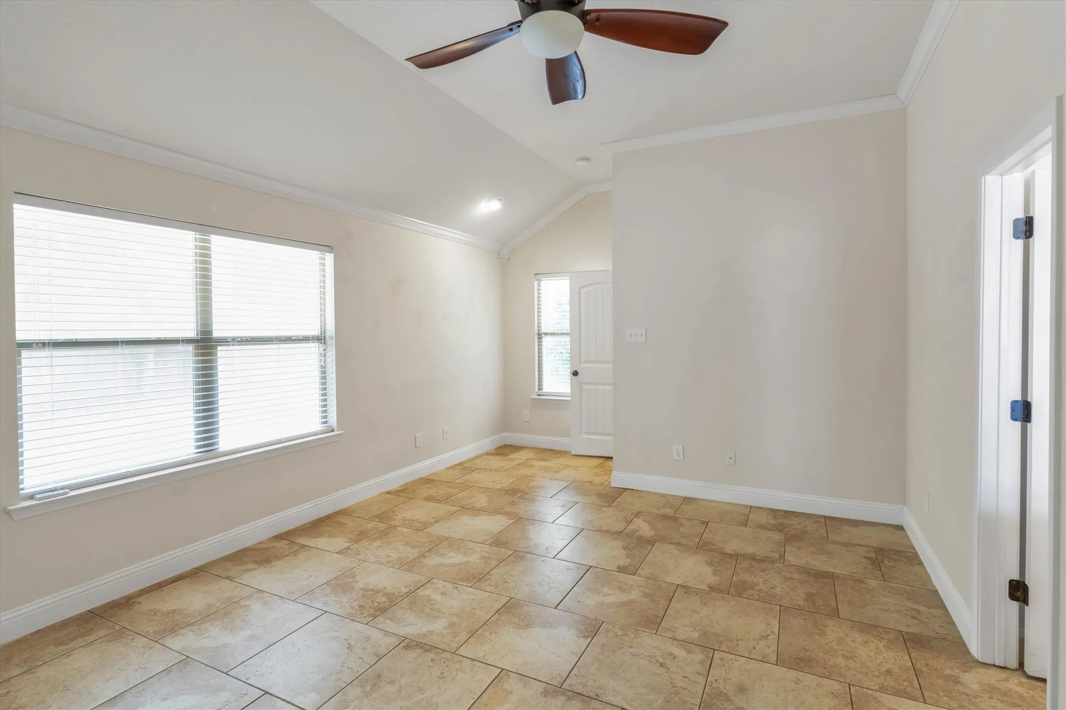 Single Family Residence For Sale in Parker County , 2005 Lindentree Drive, Weatherford, Texas 76086, 3 Bedroom, 2 Bathroom, 2 Garage spaces, 1,650 Sqft, built in 2012, mls#21384180, Real Estate Agent in Weatherford, Homes For Sale in Parker county, Homes For Sale in Weatherford, Realtor in Weatherford Texas, Real Estate Brokerage Independent Realty Texas, Luminita Cordes Realtor