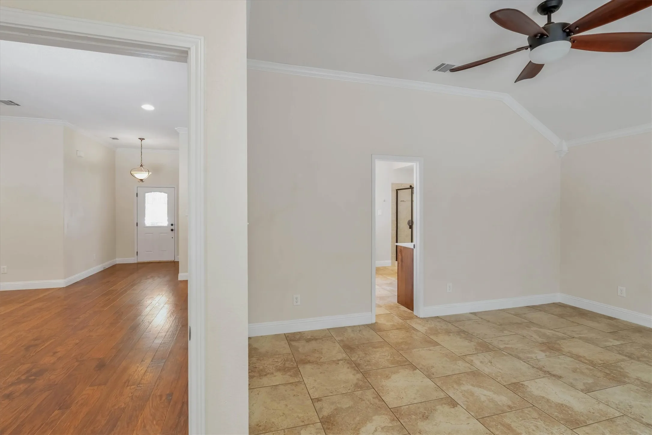 Single Family Residence For Sale in Parker County , 2005 Lindentree Drive, Weatherford, Texas 76086, 3 Bedroom, 2 Bathroom, 2 Garage spaces, 1,650 Sqft, built in 2012, mls#21384180, Real Estate Agent in Weatherford, Homes For Sale in Parker county, Homes For Sale in Weatherford, Realtor in Weatherford Texas, Real Estate Brokerage Independent Realty Texas, Luminita Cordes Realtor