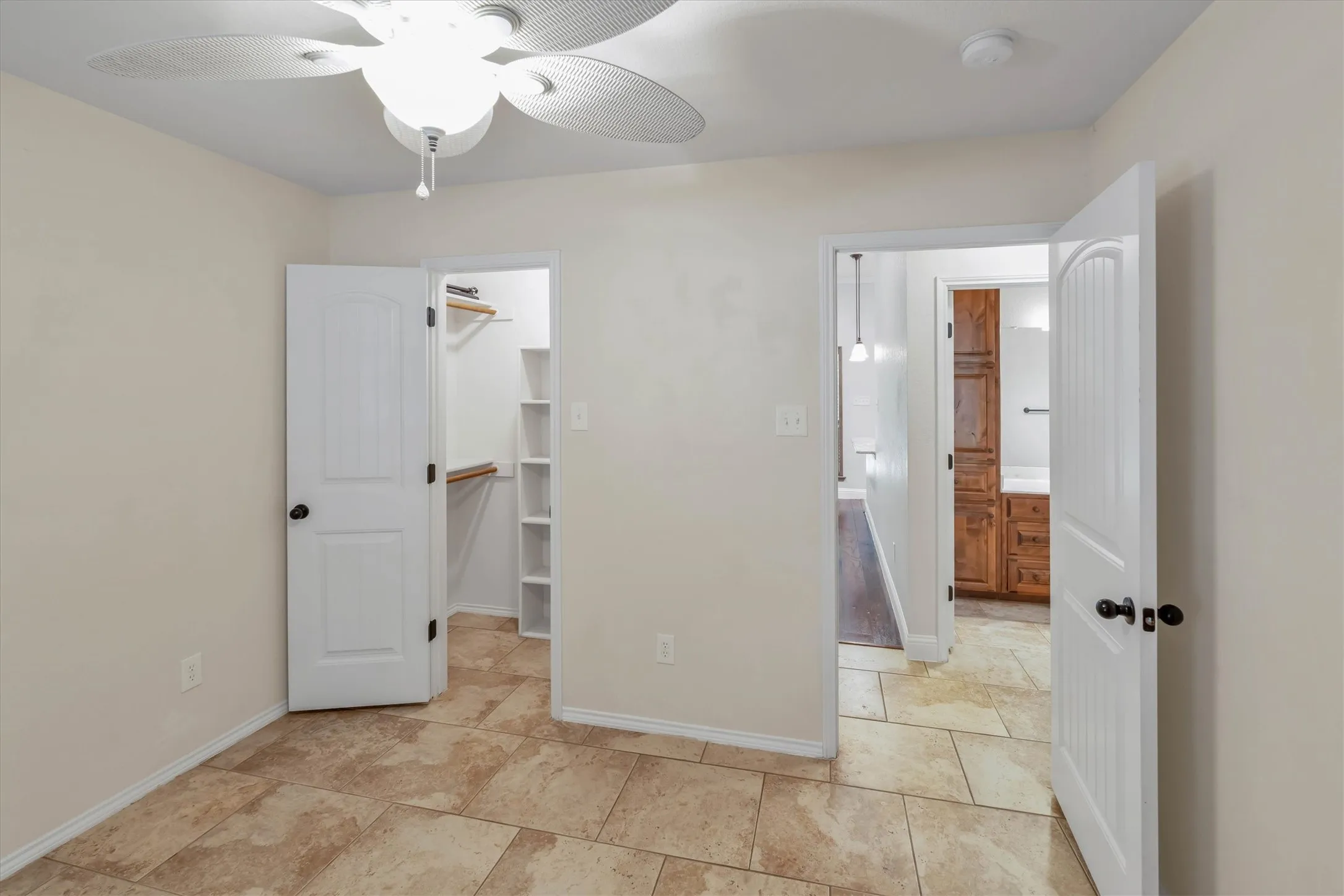 Single Family Residence For Sale in Parker County , 2005 Lindentree Drive, Weatherford, Texas 76086, 3 Bedroom, 2 Bathroom, 2 Garage spaces, 1,650 Sqft, built in 2012, mls#21384180, Real Estate Agent in Weatherford, Homes For Sale in Parker county, Homes For Sale in Weatherford, Realtor in Weatherford Texas, Real Estate Brokerage Independent Realty Texas, Luminita Cordes Realtor