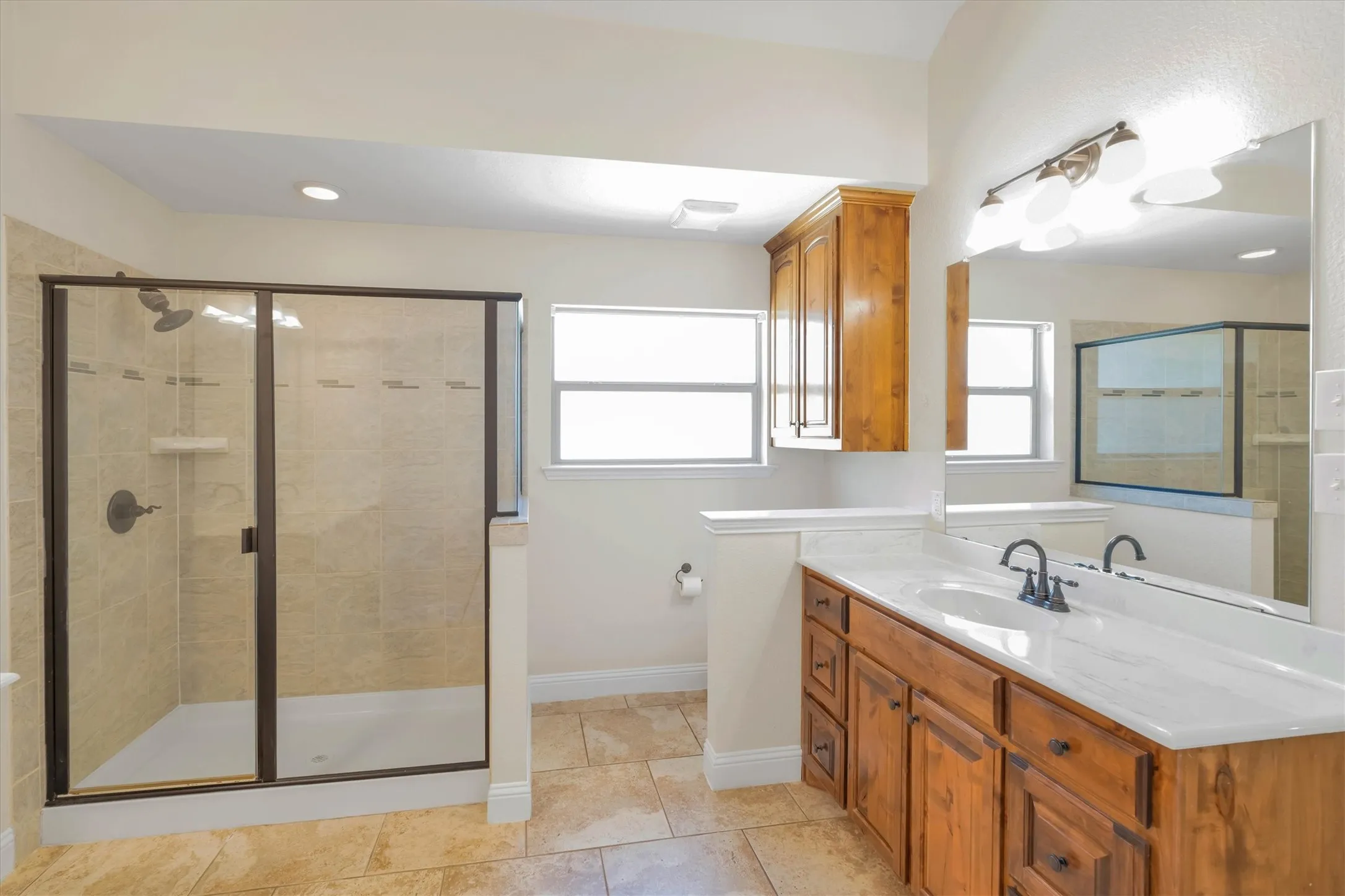 Single Family Residence For Sale in Parker County , 2005 Lindentree Drive, Weatherford, Texas 76086, 3 Bedroom, 2 Bathroom, 2 Garage spaces, 1,650 Sqft, built in 2012, mls#21384180, Real Estate Agent in Weatherford, Homes For Sale in Parker county, Homes For Sale in Weatherford, Realtor in Weatherford Texas, Real Estate Brokerage Independent Realty Texas, Luminita Cordes Realtor