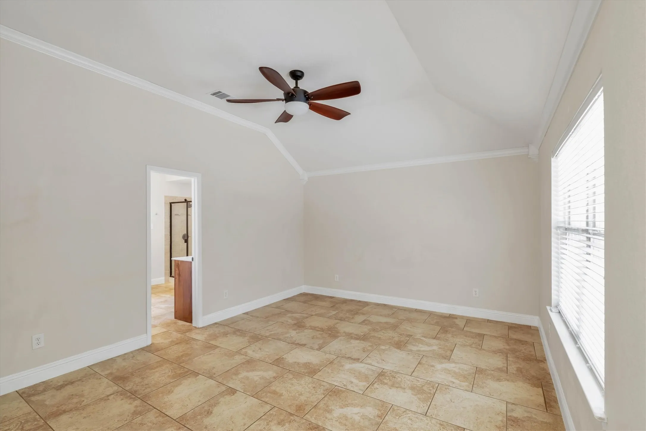 Single Family Residence For Sale in Parker County , 2005 Lindentree Drive, Weatherford, Texas 76086, 3 Bedroom, 2 Bathroom, 2 Garage spaces, 1,650 Sqft, built in 2012, mls#21384180, Real Estate Agent in Weatherford, Homes For Sale in Parker county, Homes For Sale in Weatherford, Realtor in Weatherford Texas, Real Estate Brokerage Independent Realty Texas, Luminita Cordes Realtor