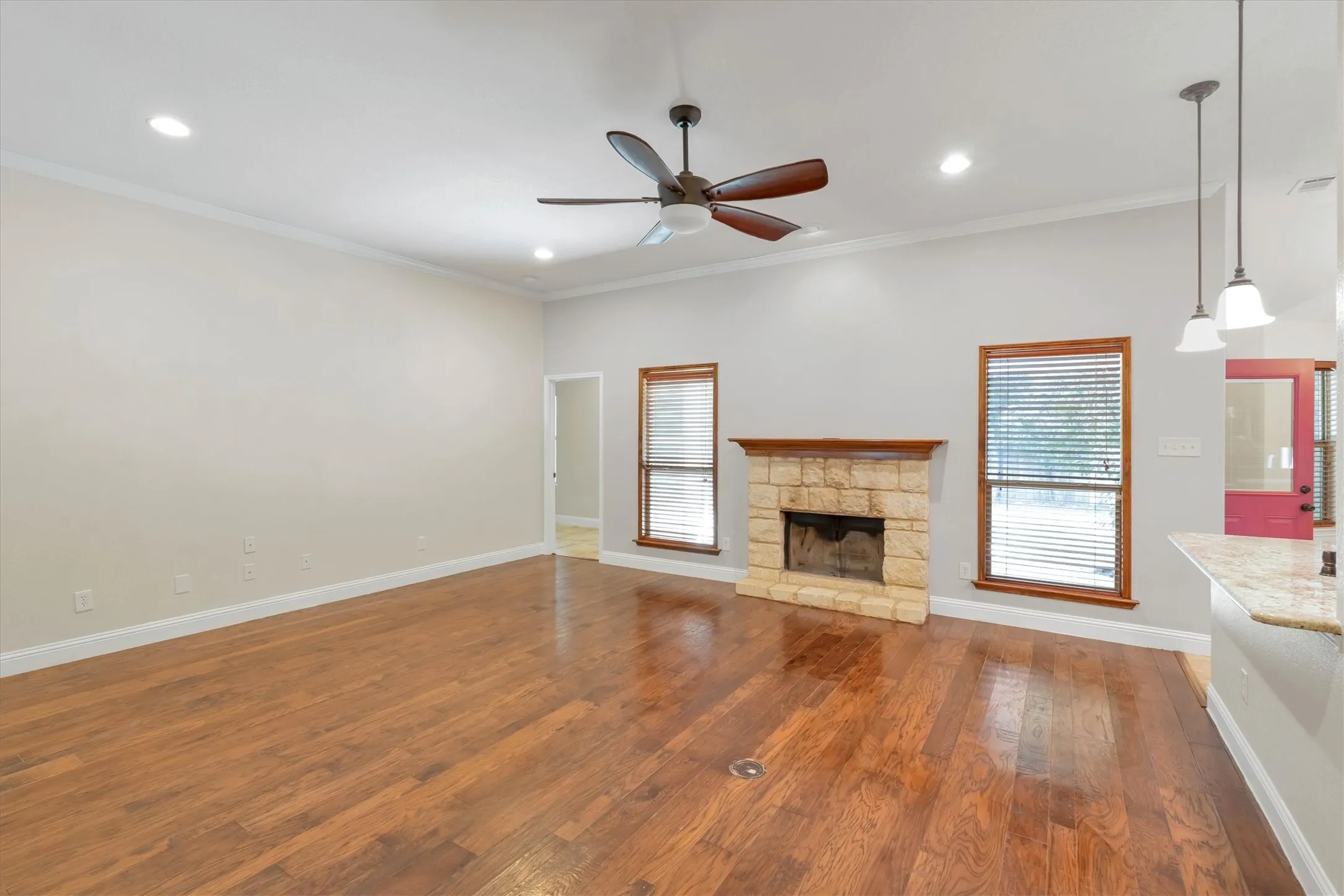 Single Family Residence For Sale in Parker County , 2005 Lindentree Drive, Weatherford, Texas 76086, 3 Bedroom, 2 Bathroom, 2 Garage spaces, 1,650 Sqft, built in 2012, mls#21384180, Real Estate Agent in Weatherford, Homes For Sale in Parker county, Homes For Sale in Weatherford, Realtor in Weatherford Texas, Real Estate Brokerage Independent Realty Texas, Luminita Cordes Realtor