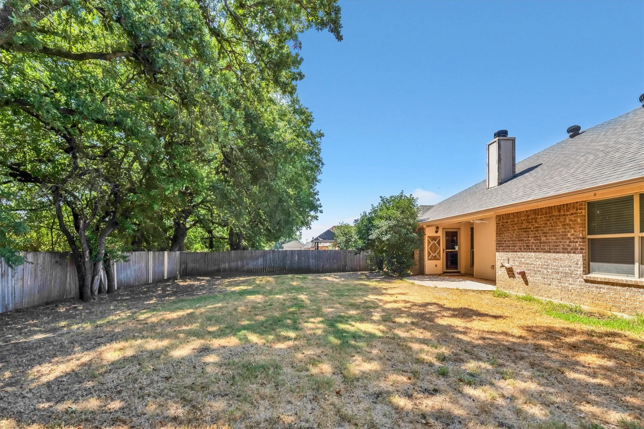 Single Family Residence For Sale in Parker County , 2005 Lindentree Drive, Weatherford, Texas 76086, 3 Bedroom, 2 Bathroom, 2 Garage spaces, 1,650 Sqft, built in 2012, mls#21384180, Real Estate Agent in Weatherford, Homes For Sale in Parker county, Homes For Sale in Weatherford, Realtor in Weatherford Texas, Real Estate Brokerage Independent Realty Texas, Luminita Cordes Realtor