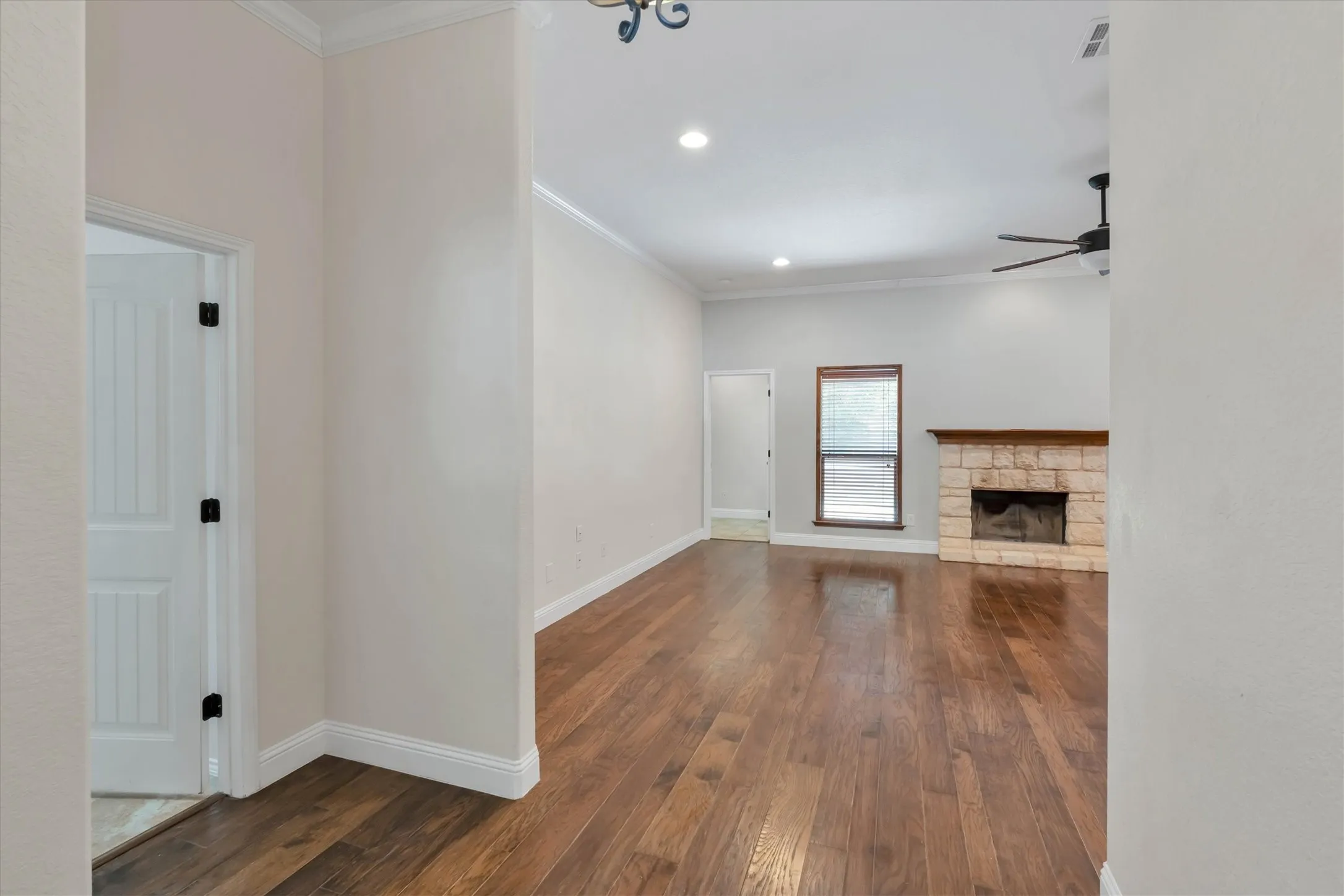 Single Family Residence For Sale in Parker County , 2005 Lindentree Drive, Weatherford, Texas 76086, 3 Bedroom, 2 Bathroom, 2 Garage spaces, 1,650 Sqft, built in 2012, mls#21384180, Real Estate Agent in Weatherford, Homes For Sale in Parker county, Homes For Sale in Weatherford, Realtor in Weatherford Texas, Real Estate Brokerage Independent Realty Texas, Luminita Cordes Realtor