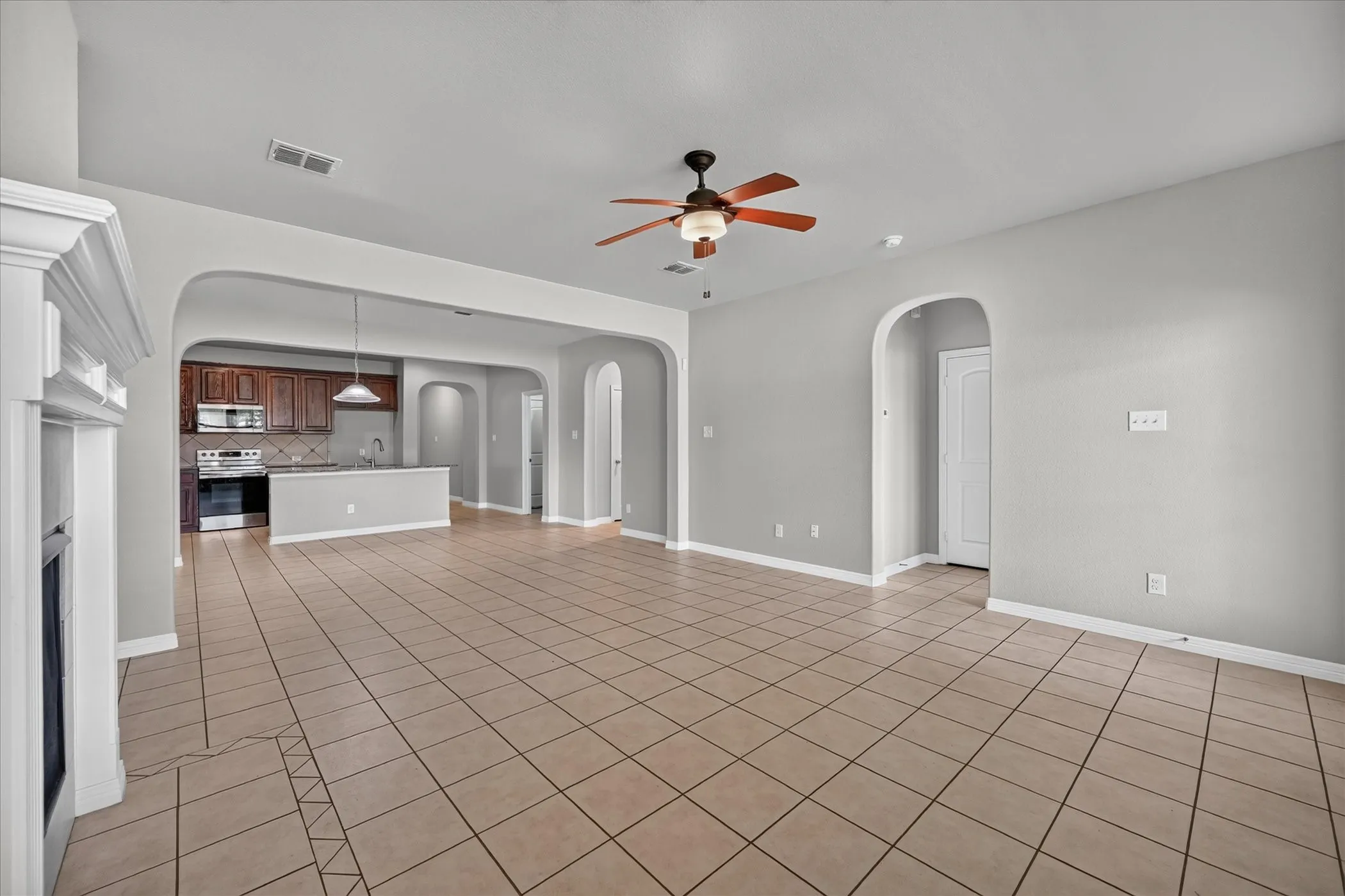Single Family Residence For Rent in Tarrant County , 601 Sinclair Court, Arlington, Texas 76002, 3 Bedroom, 2 Bathroom, 2 Garage spaces, 1,849 Sqft, built in 2012, mls#21376068, Real Estate Agent in Arlington, Homes For Rent in Tarrant county, Homes For Rent in Arlington, Realtor in Arlington Texas, Real Estate Brokerage Independent Realty Texas, Luminita Cordes Realtor