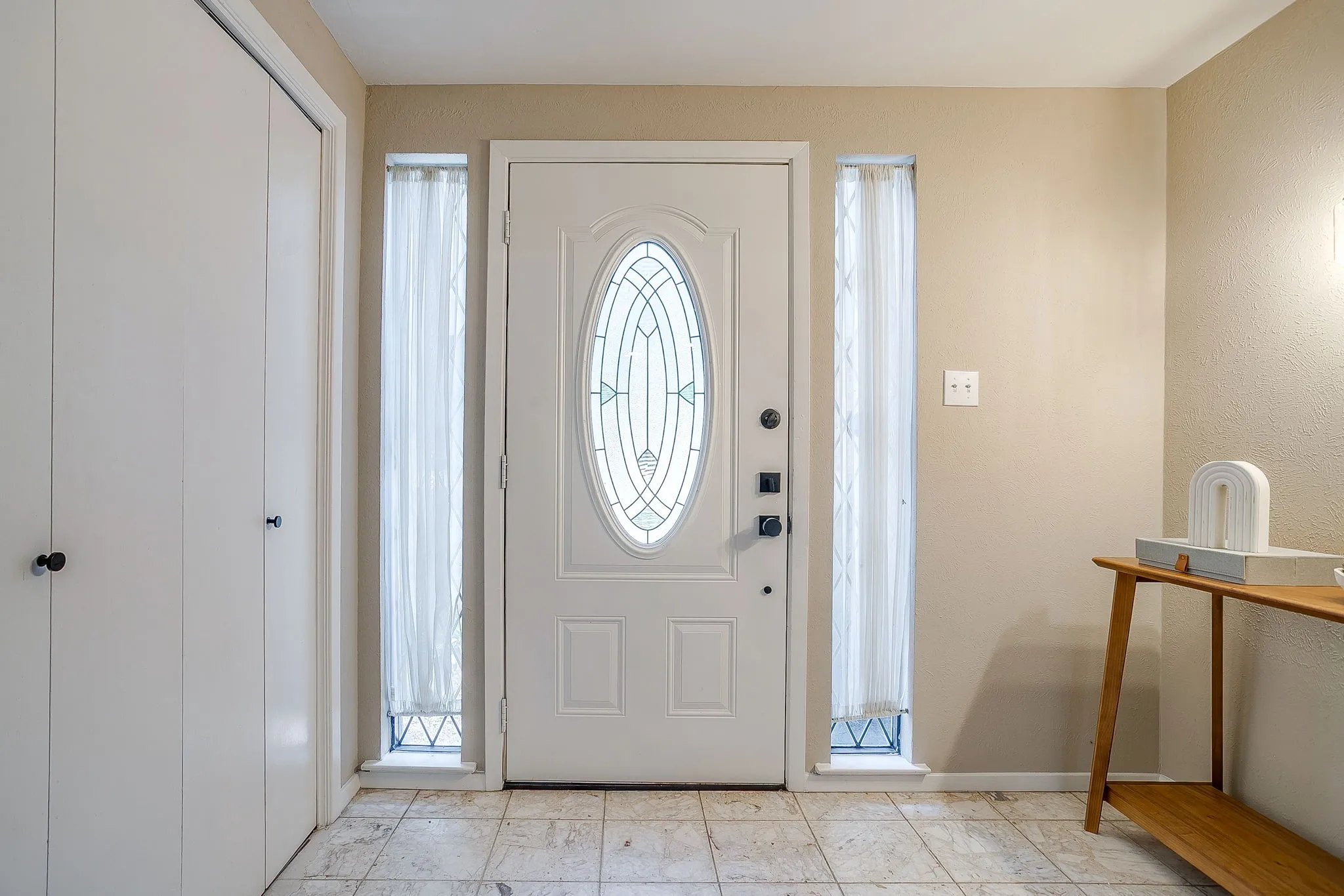 Single Family Residence For Sale in Tarrant County , 105 Lakeway Drive, Benbrook, Texas 76126, 3 Bedroom, 2 Bathroom, 2 Garage spaces, 1,630 Sqft, built in 1974, mls#21384191, Real Estate Agent in Benbrook, Homes For Sale in Tarrant county, Homes For Sale in Benbrook, Realtor in Benbrook Texas, Real Estate Brokerage Independent Realty Texas, Luminita Cordes Realtor